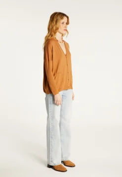 Montagut Les Incontournables-Cardigan boutonné à poches en laine mérinos - Ava 88-Camel