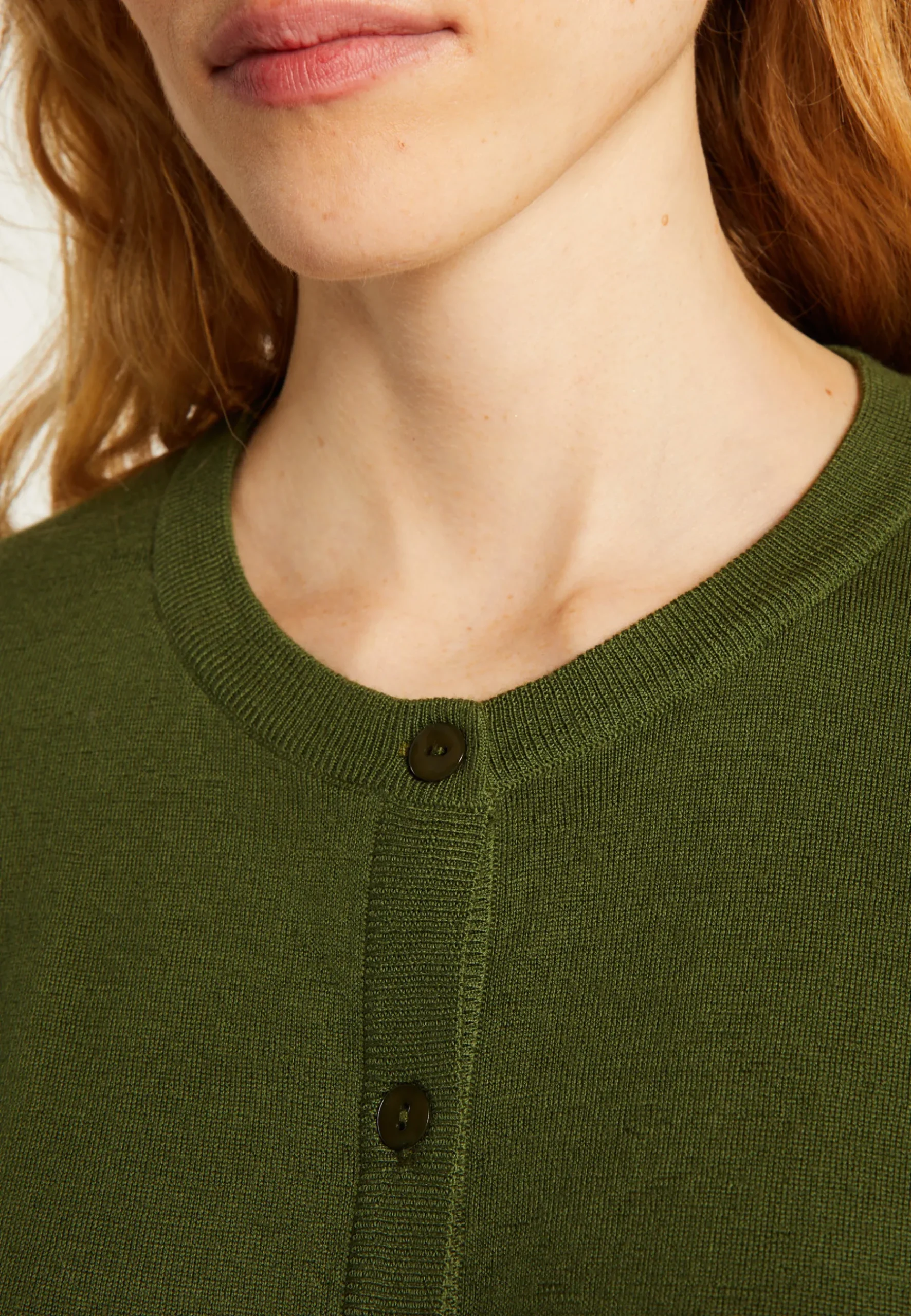 Montagut Vestes Et Cardigans-Cardigan boutonné col rond à poches en laine mérinos - Amalia 83-Kaki