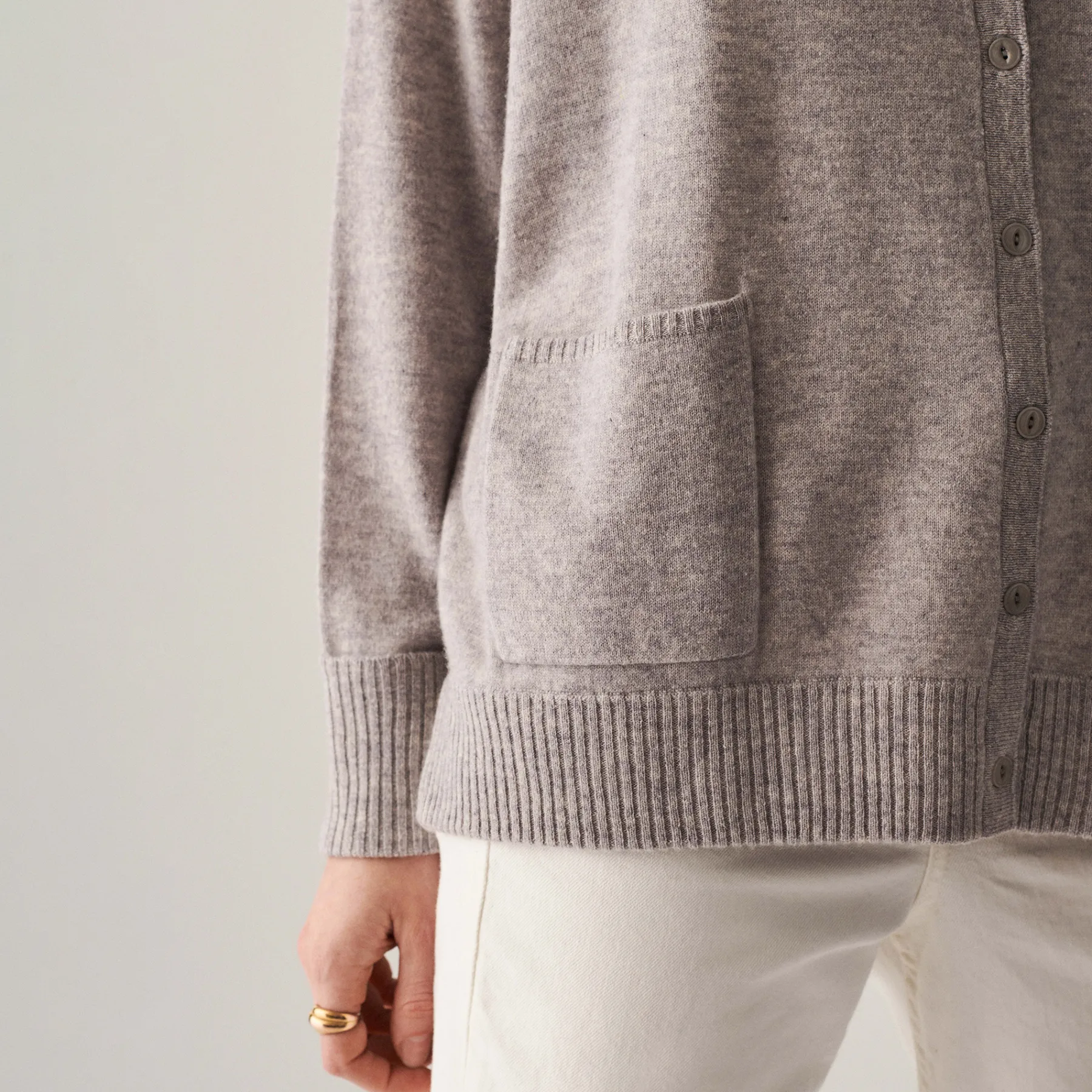 Montagut Vestes Et Cardigans-Cardigan col V boutonné à poches en cachemire - Achilla 11-Gris clair