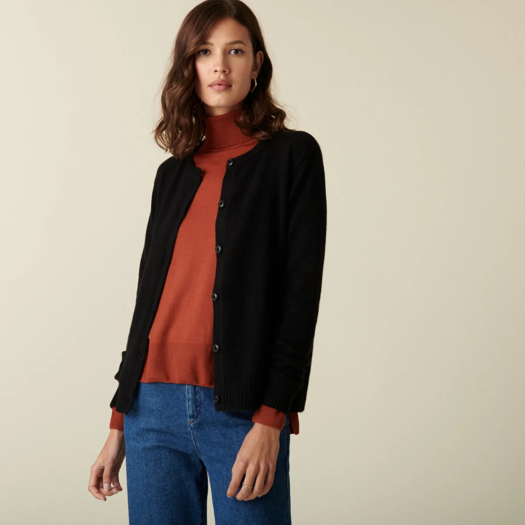 Montagut Les Incontournables-Cardigan en cachemire col rond boutonné - Adelys 94-Vert amande