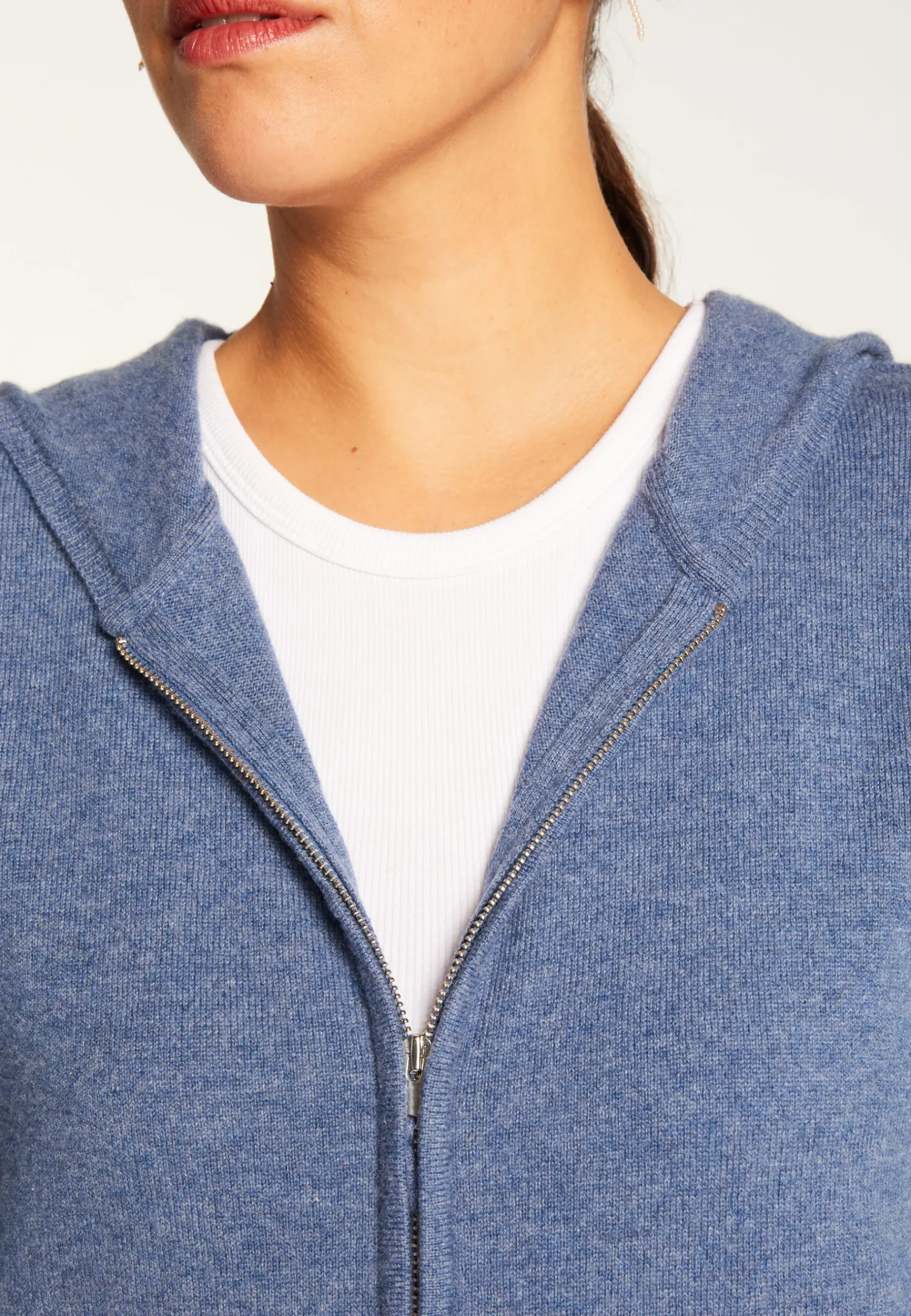 Montagut Les Incontournables-Gilet à capuche en cachemire - Orus 95-Bleu denim