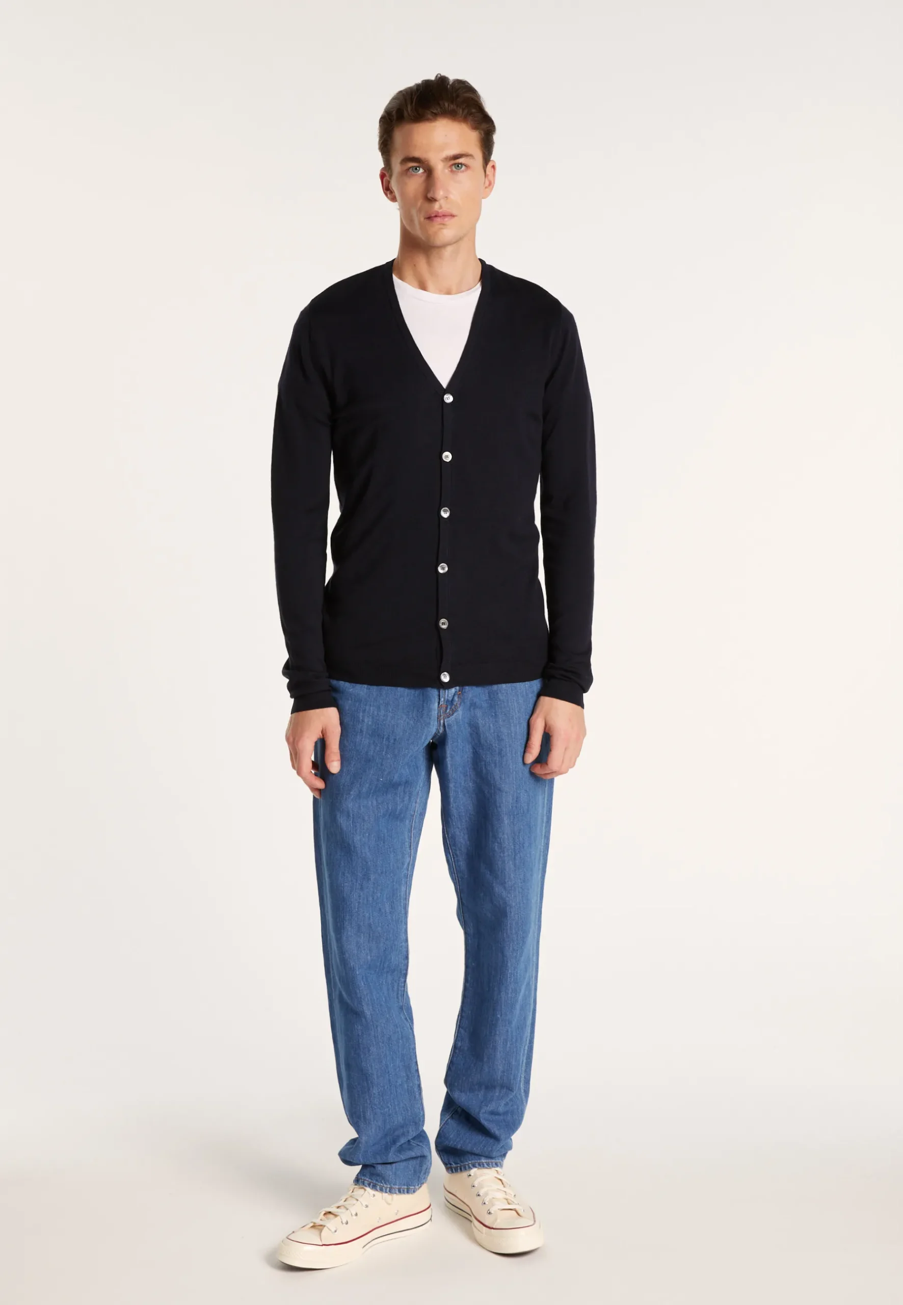 Montagut Vestes Et Cardigans-Gilet boutonné en laine mérinos - Etienne 05-Bleu marine