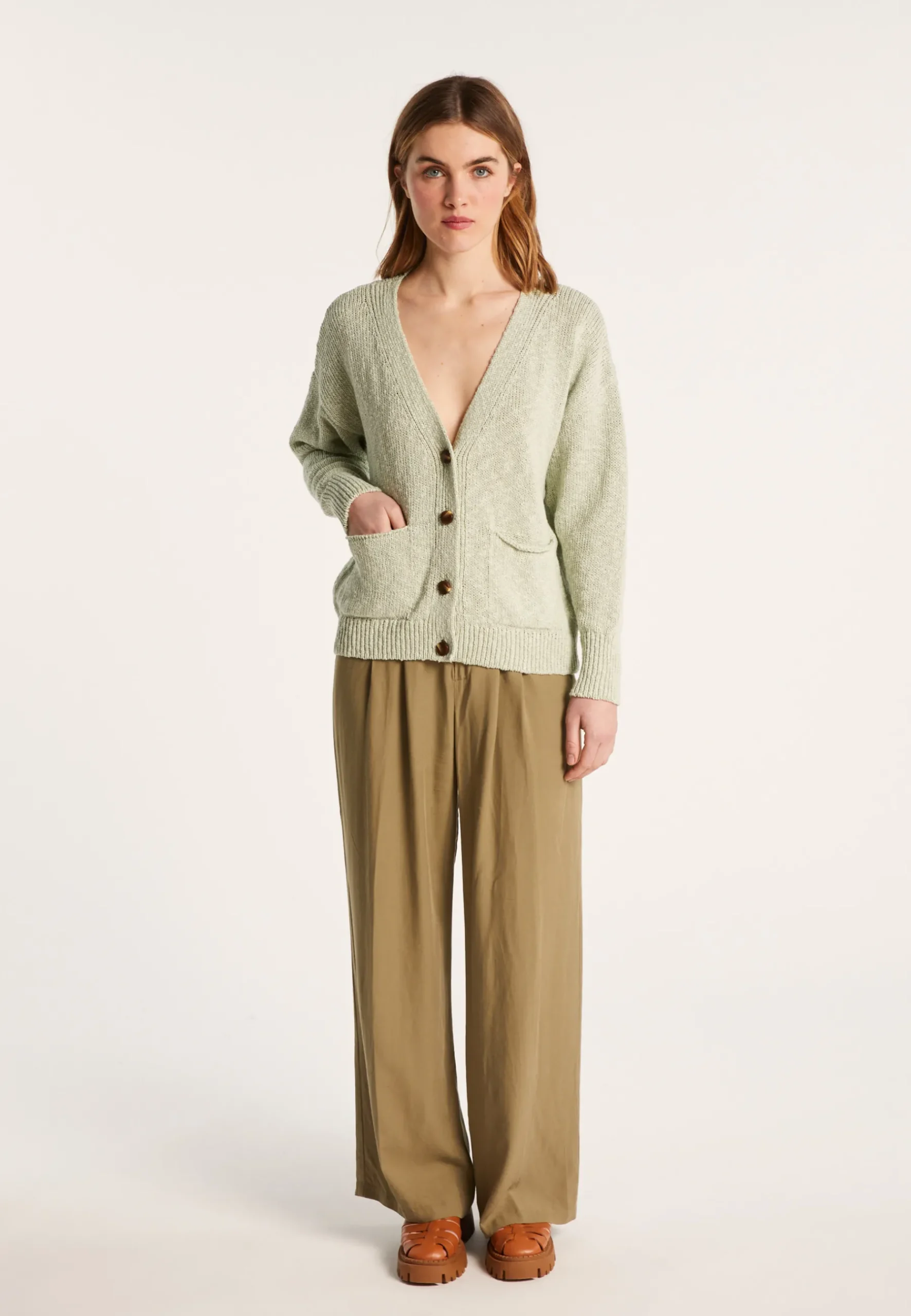 Montagut Vestes Et Cardigans-Gilet col V en coton et lin - Nais 23-Vert clair