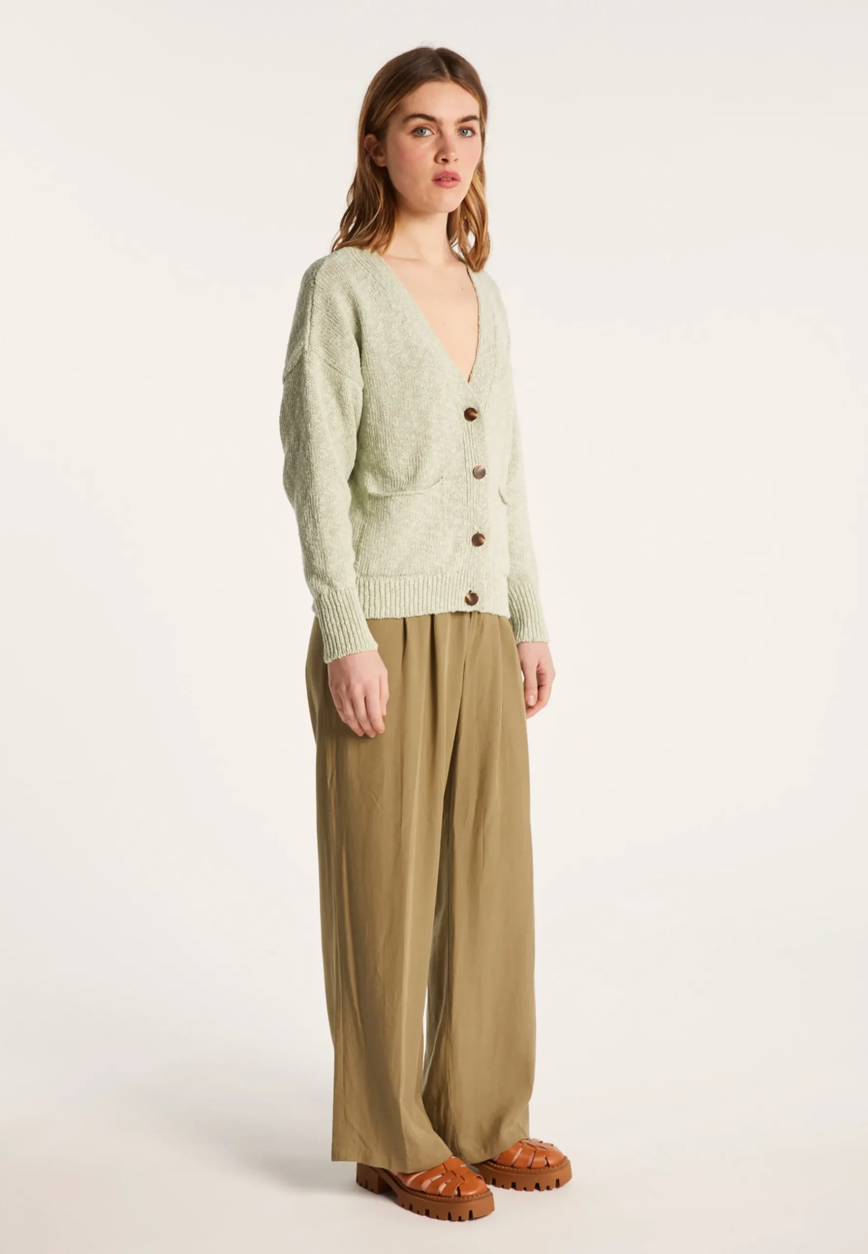 Montagut Vestes Et Cardigans-Gilet col V en coton et lin - Nais 23-Vert clair