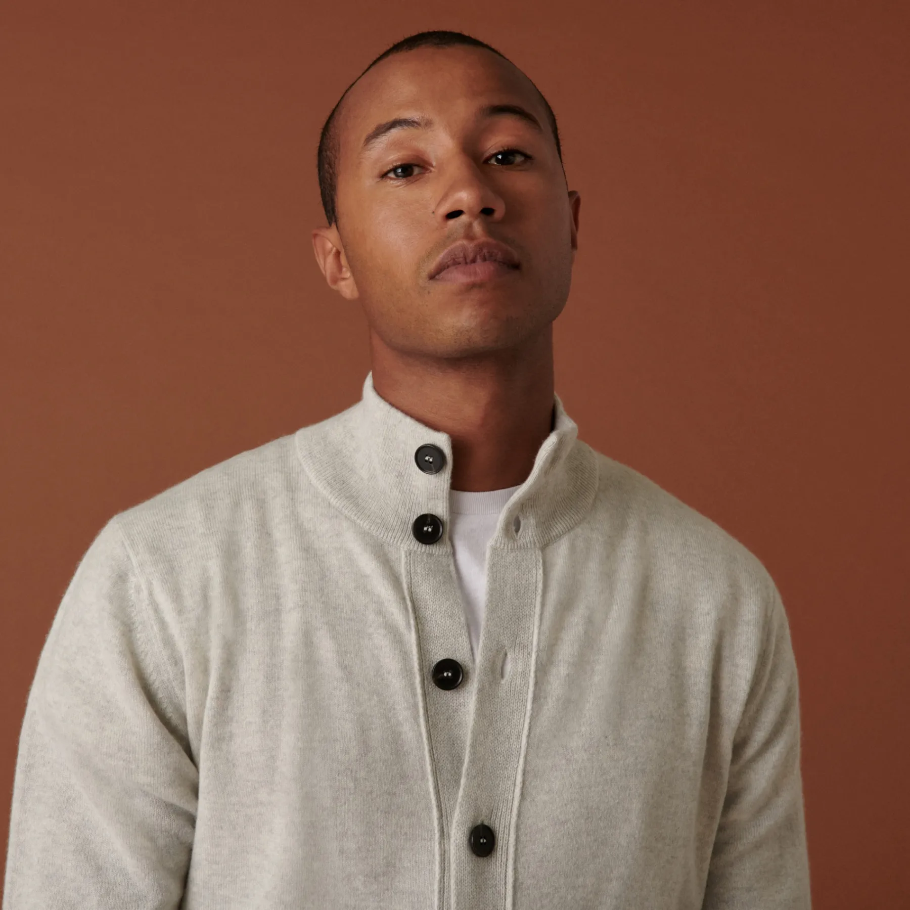 Montagut Vestes Et Cardigans-Gilet en cachemire boutonné à poches - Erwan 11-Gris clair