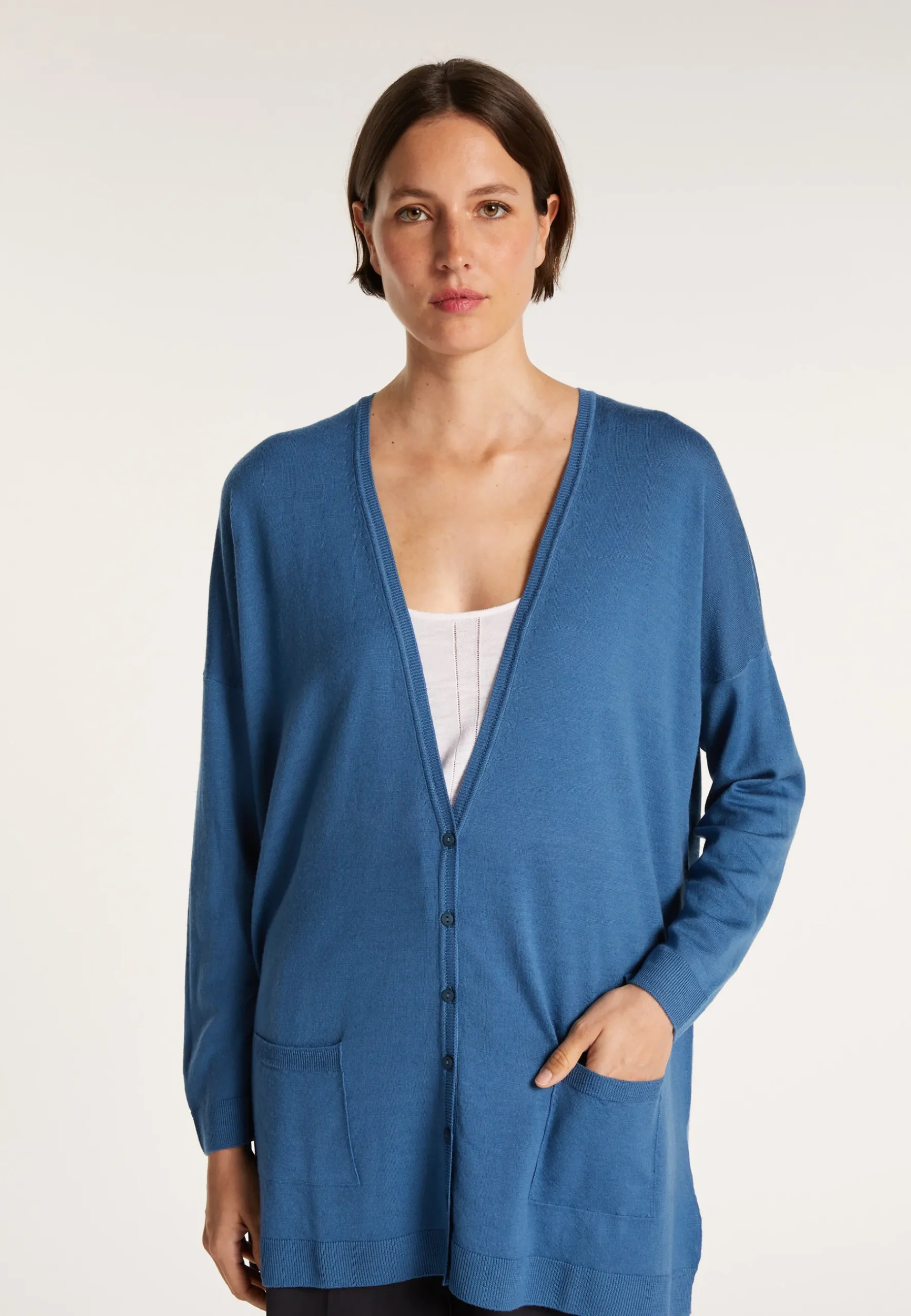 Montagut Vestes Et Cardigans-Long gilet en laine avec poches - Anne-Sophie 06-Bleu moyen