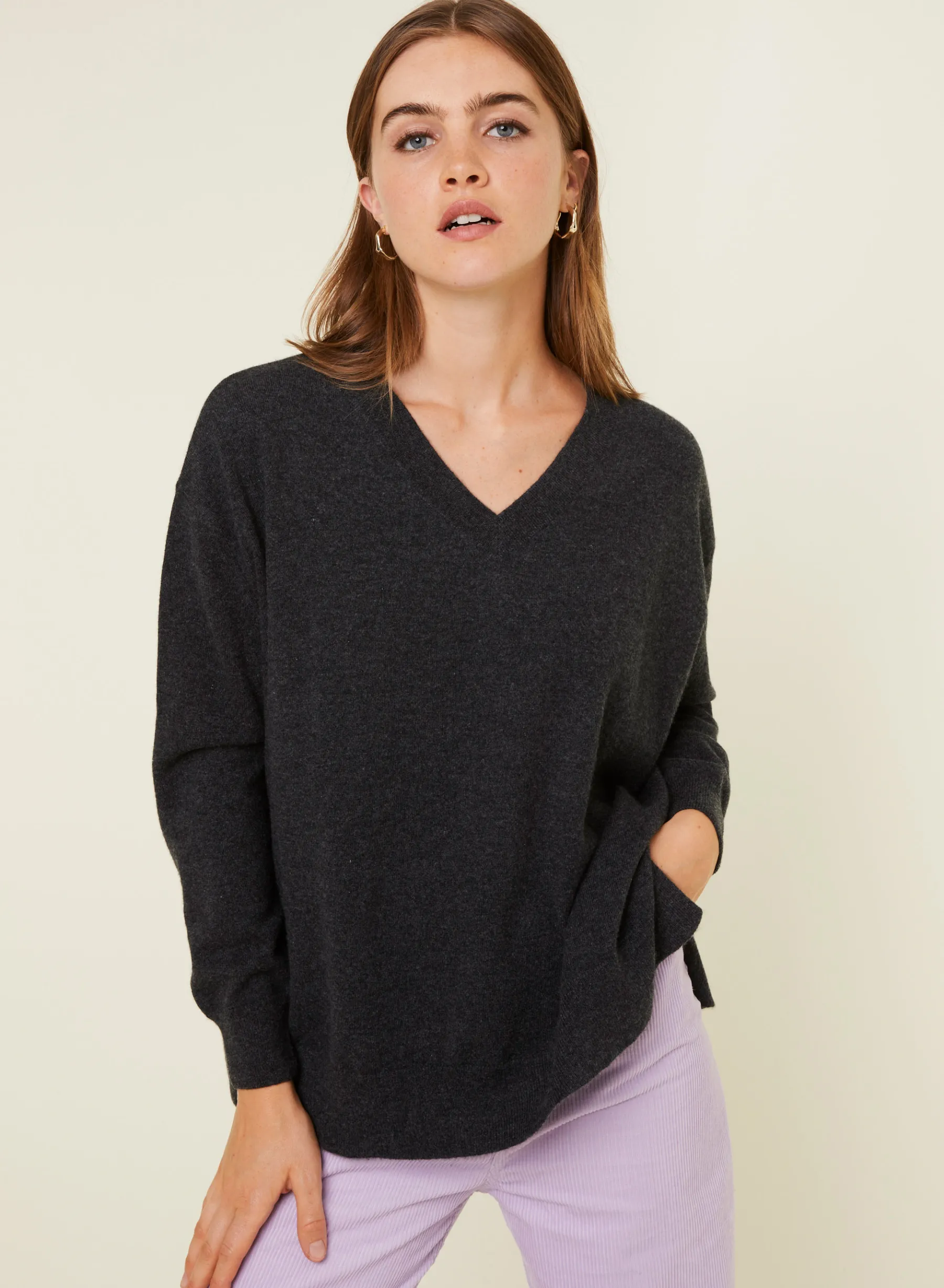 Montagut Les Incontournables-Pull ample à fentes col V en cachemire - Alienor 10-Gris foncé