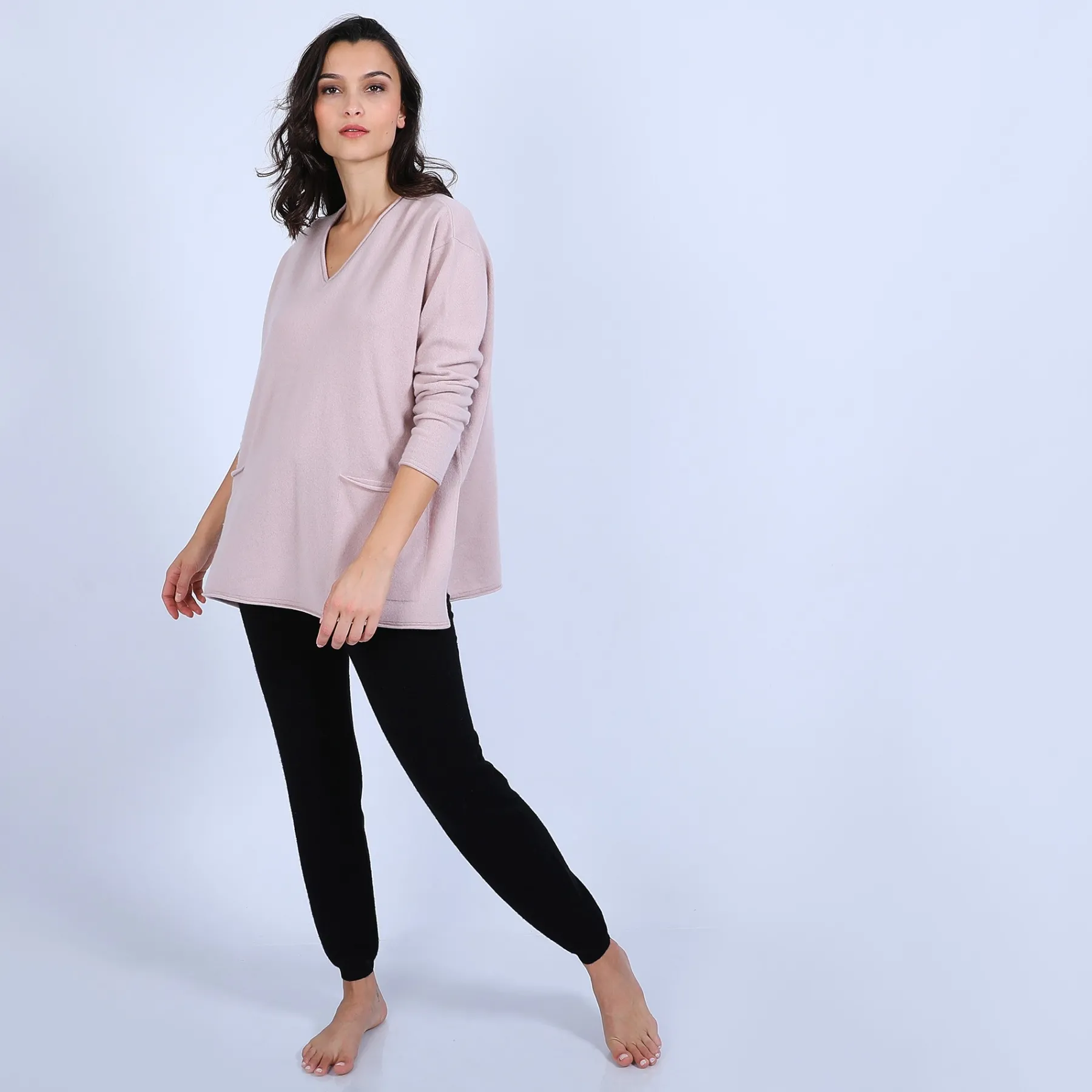 Montagut Les Incontournables-Pull ample col V en cachemire - Olyvia 24-Rose clair