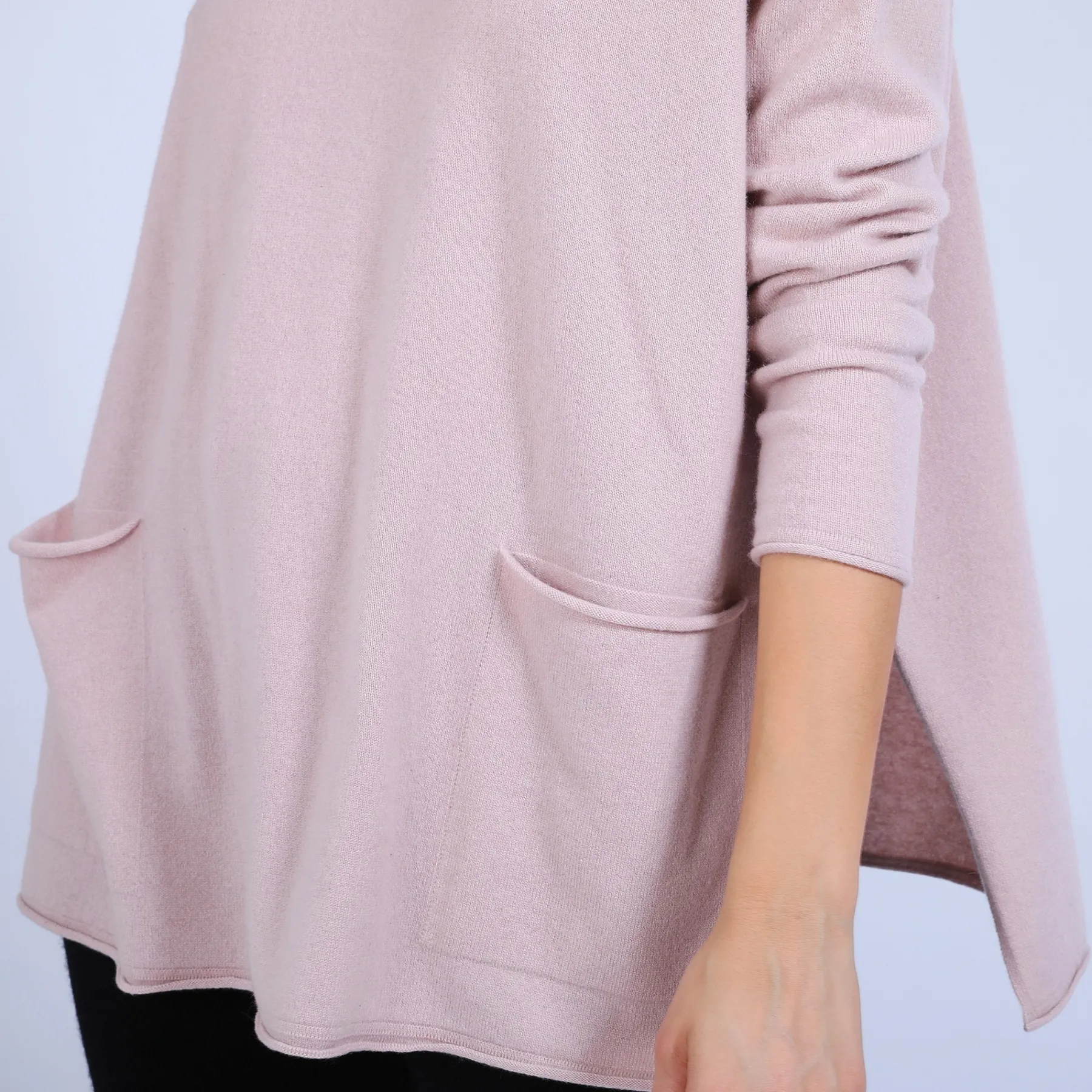 Montagut Les Incontournables-Pull ample col V en cachemire - Olyvia 24-Rose clair