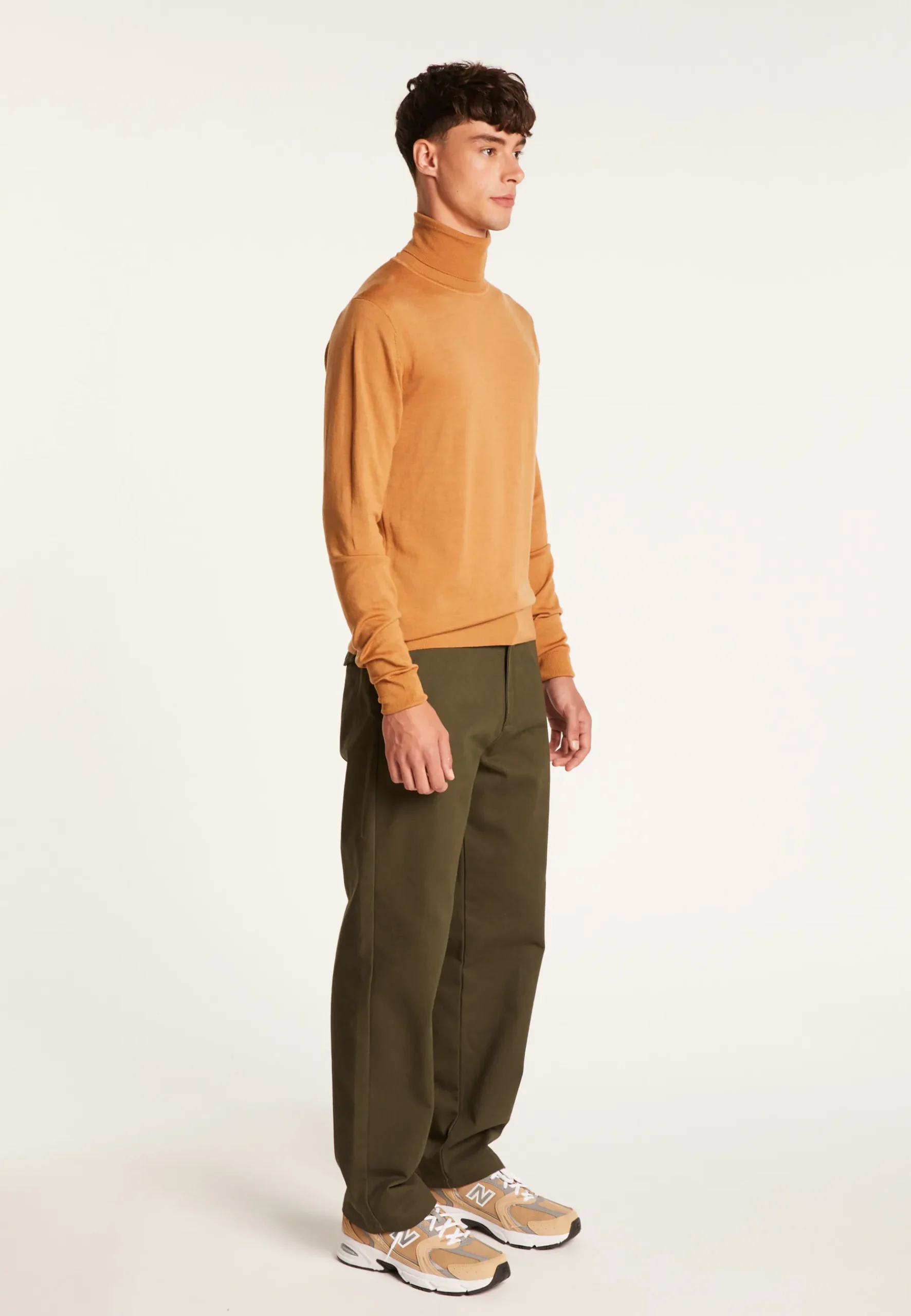 Montagut Pulls-Pull col roulé avec logo en laine mérinos - Enzo 88-Camel