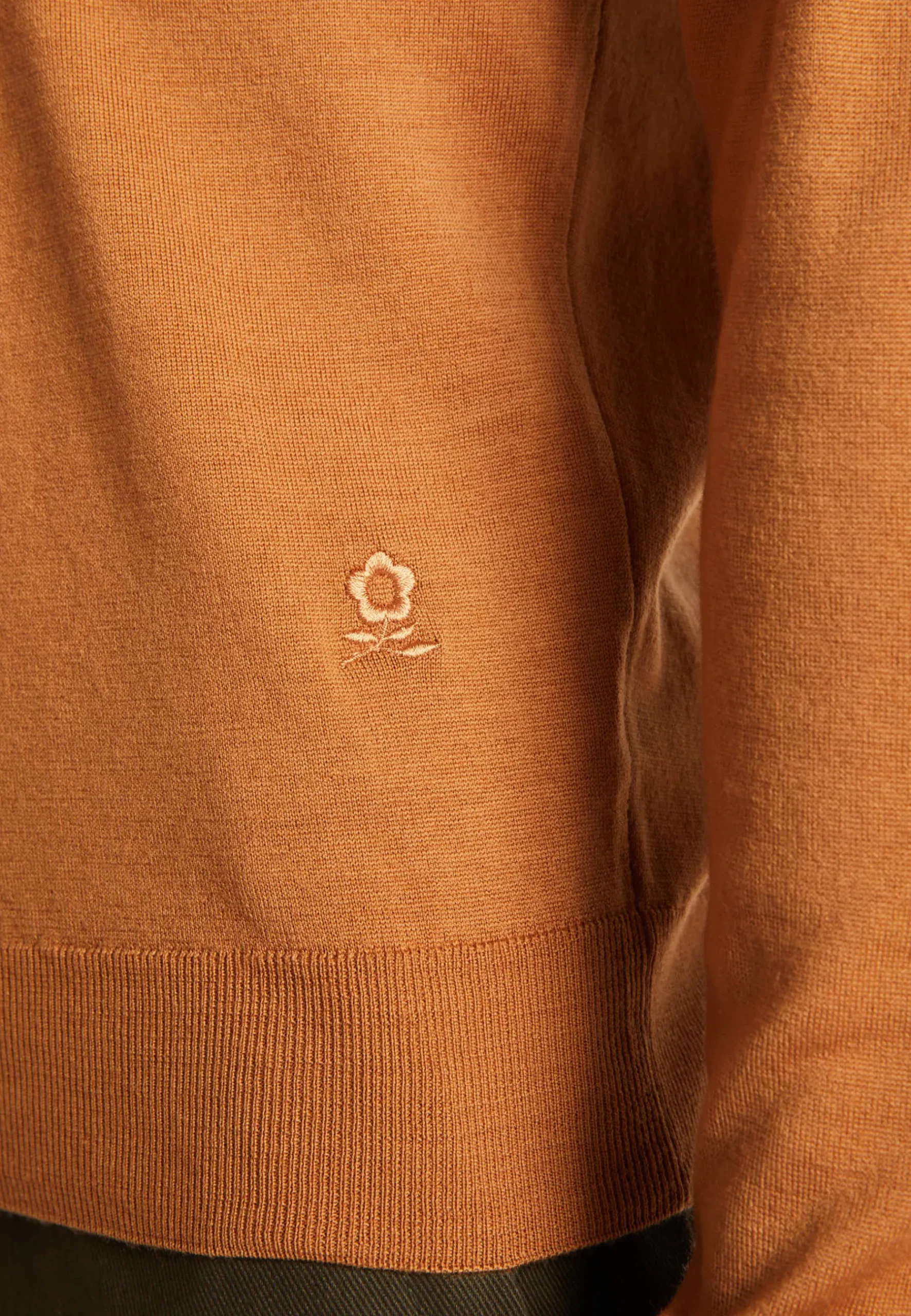 Montagut Pulls-Pull col roulé avec logo en laine mérinos - Enzo 88-Camel