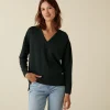 Montagut Pulls | Les Incontournables-Pull col V à fentes en laine mérinos - Aurora 21-Vert foncé
