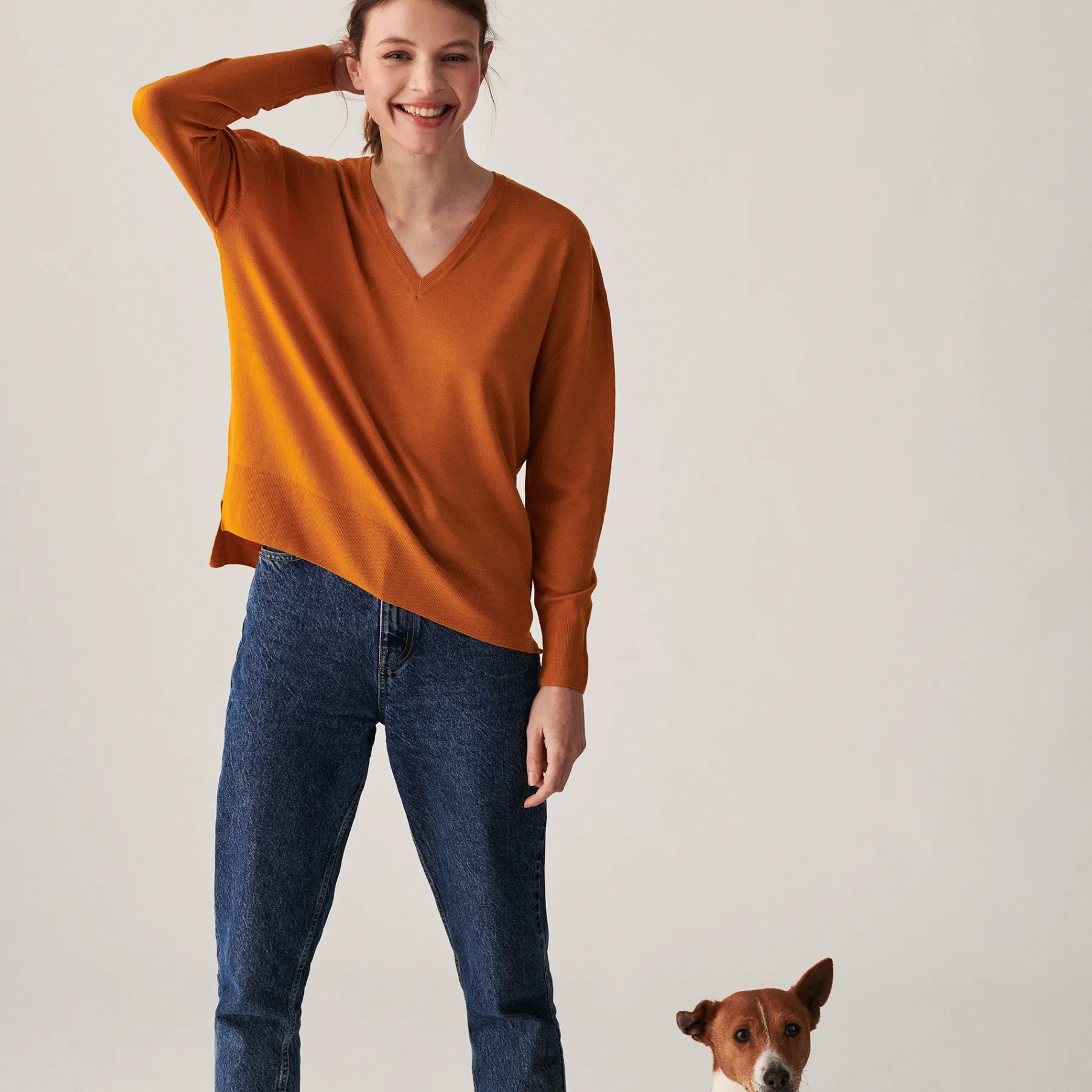Montagut Pulls | Les Incontournables-Pull col V à fentes en laine mérinos - Aurora 15-Orange