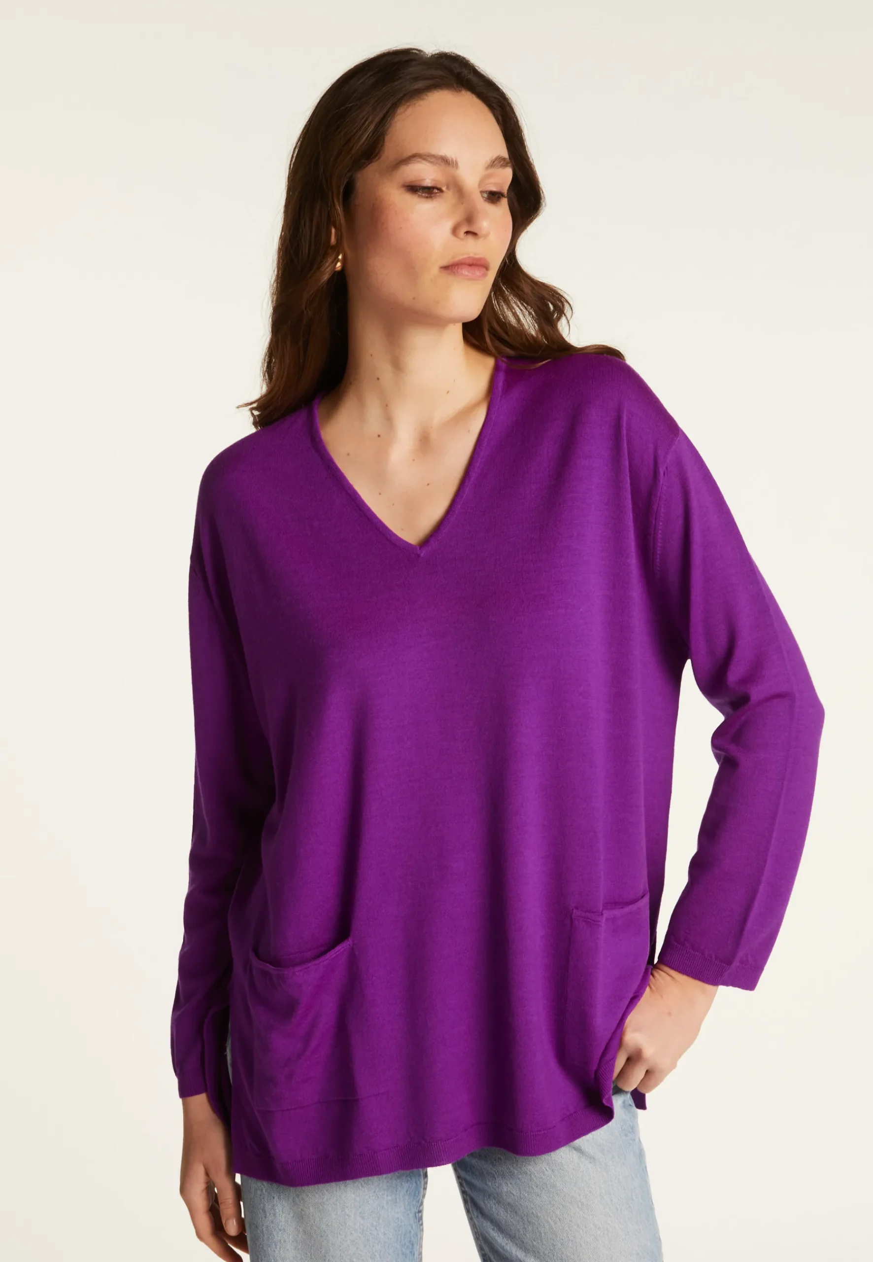 Montagut Les Incontournables-Pull col V à poches laine mérinos - Albertine 17-Violet