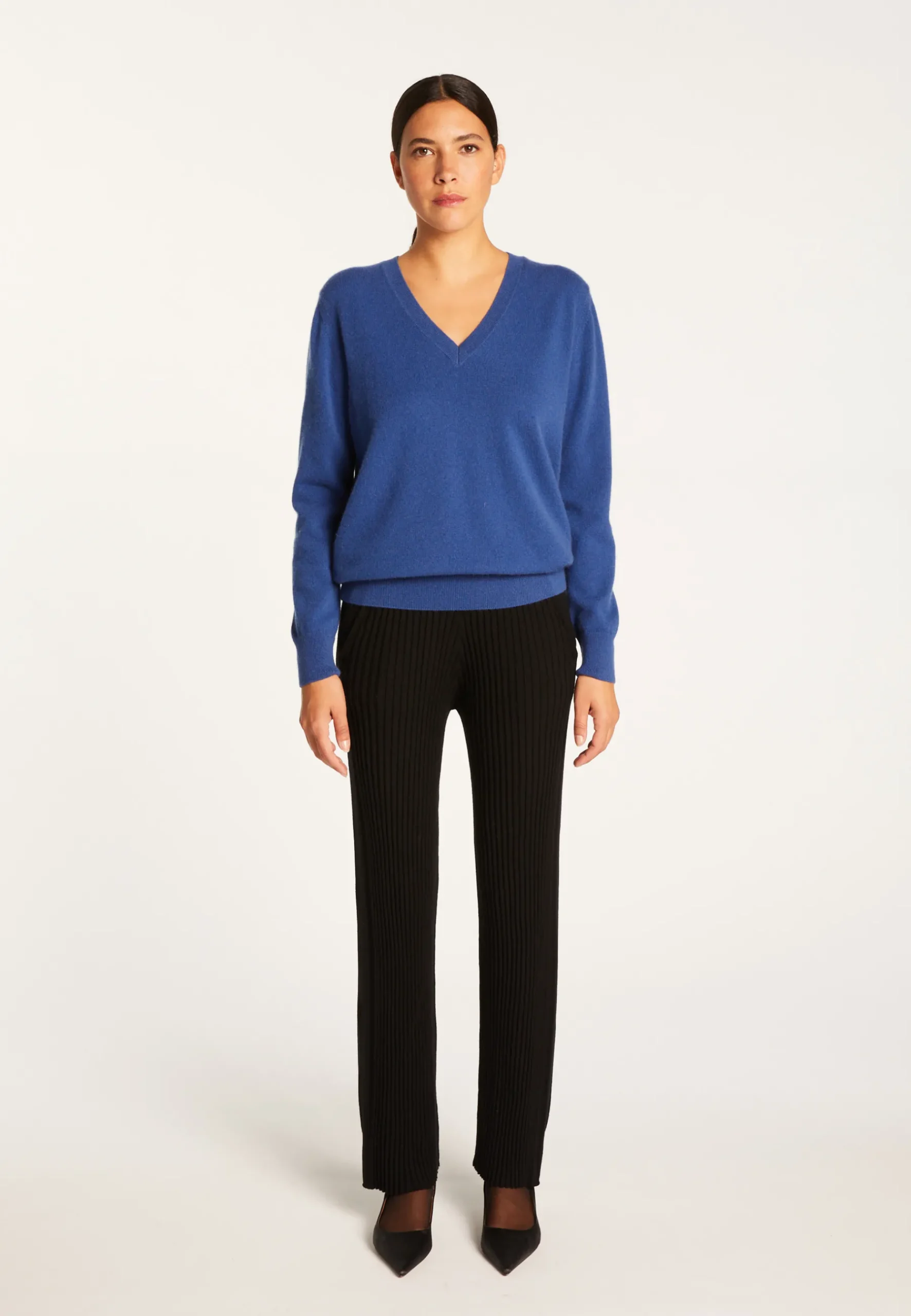 Montagut Les Incontournables-Pull col V en cachemire - Abel 48-Bleu roi