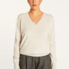 Montagut Les Incontournables-Pull col V en cachemire - Abel 11-Gris clair
