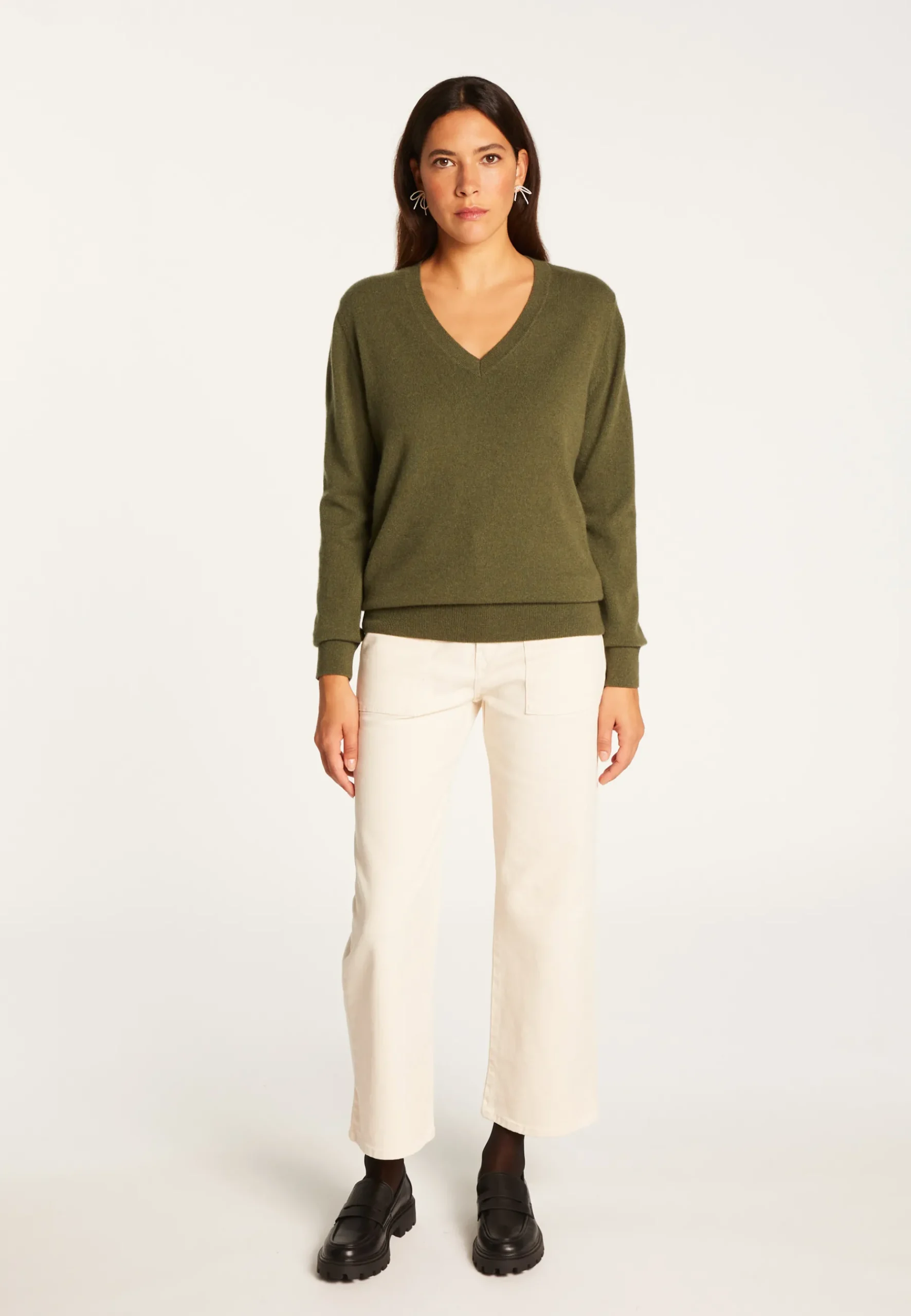 Montagut Les Incontournables-Pull col V en cachemire - Abel 83-Kaki