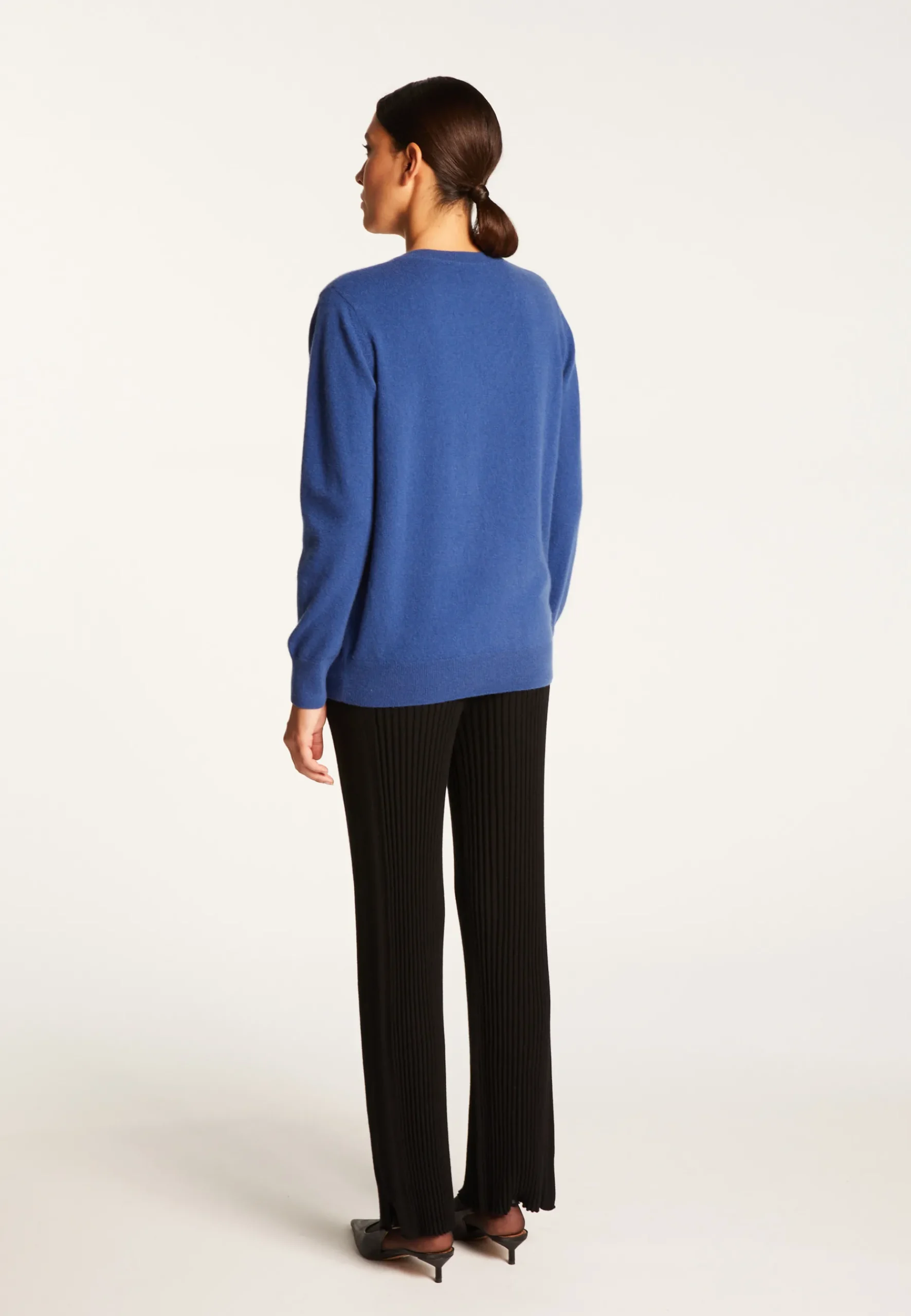 Montagut Les Incontournables-Pull col V en cachemire - Abel 48-Bleu roi