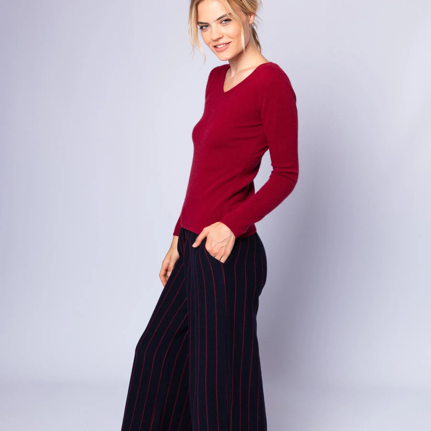 Montagut Pulls-Pull col V en cachemire intemporel - Eniva 20-Rouge foncé