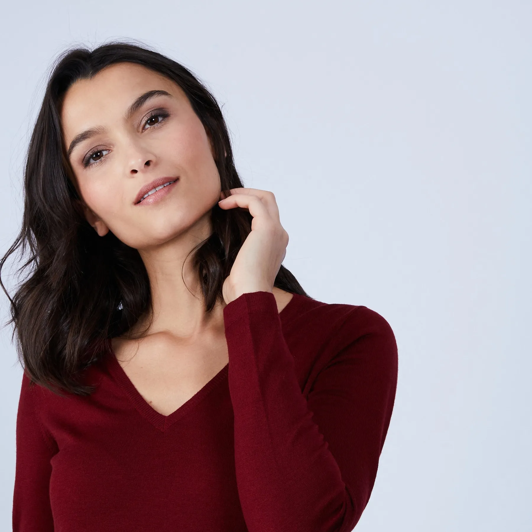 Montagut Les Incontournables-Pull col V en laine mérinos - Arya 51-Bordeaux