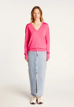 Montagut Les Incontournables | Les Incontournables-Pull col V en laine mérinos - Arya 91-Fuchsia