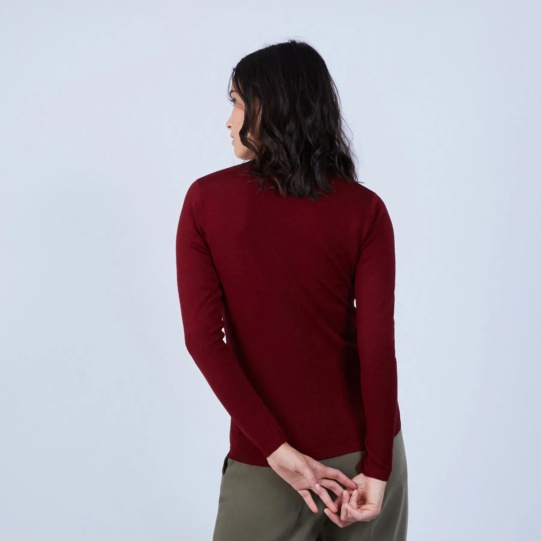 Montagut Les Incontournables-Pull col V en laine mérinos - Arya 51-Bordeaux