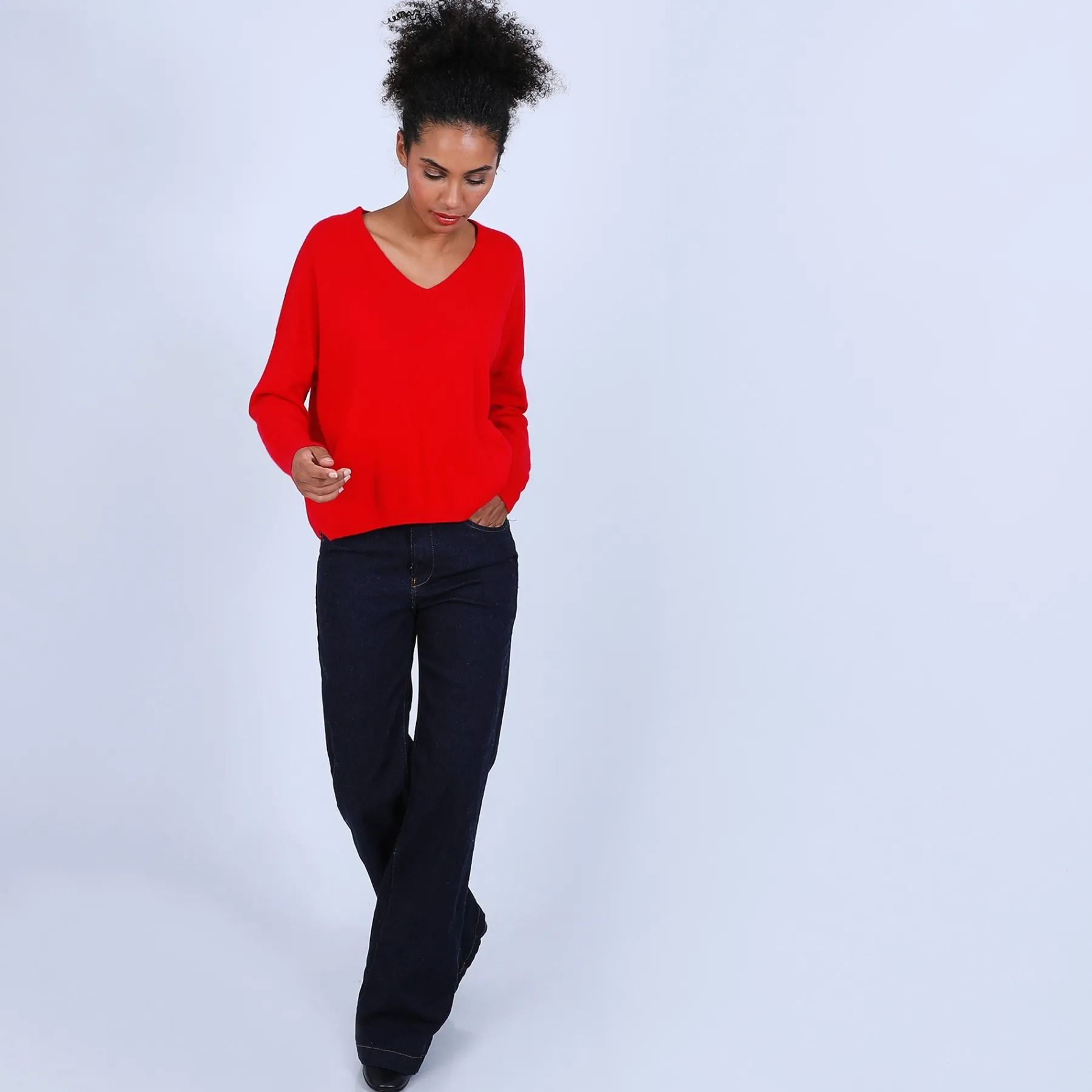 Montagut Les Incontournables-Pull court col V en cachemire avec poches - Balba 52-Rouge