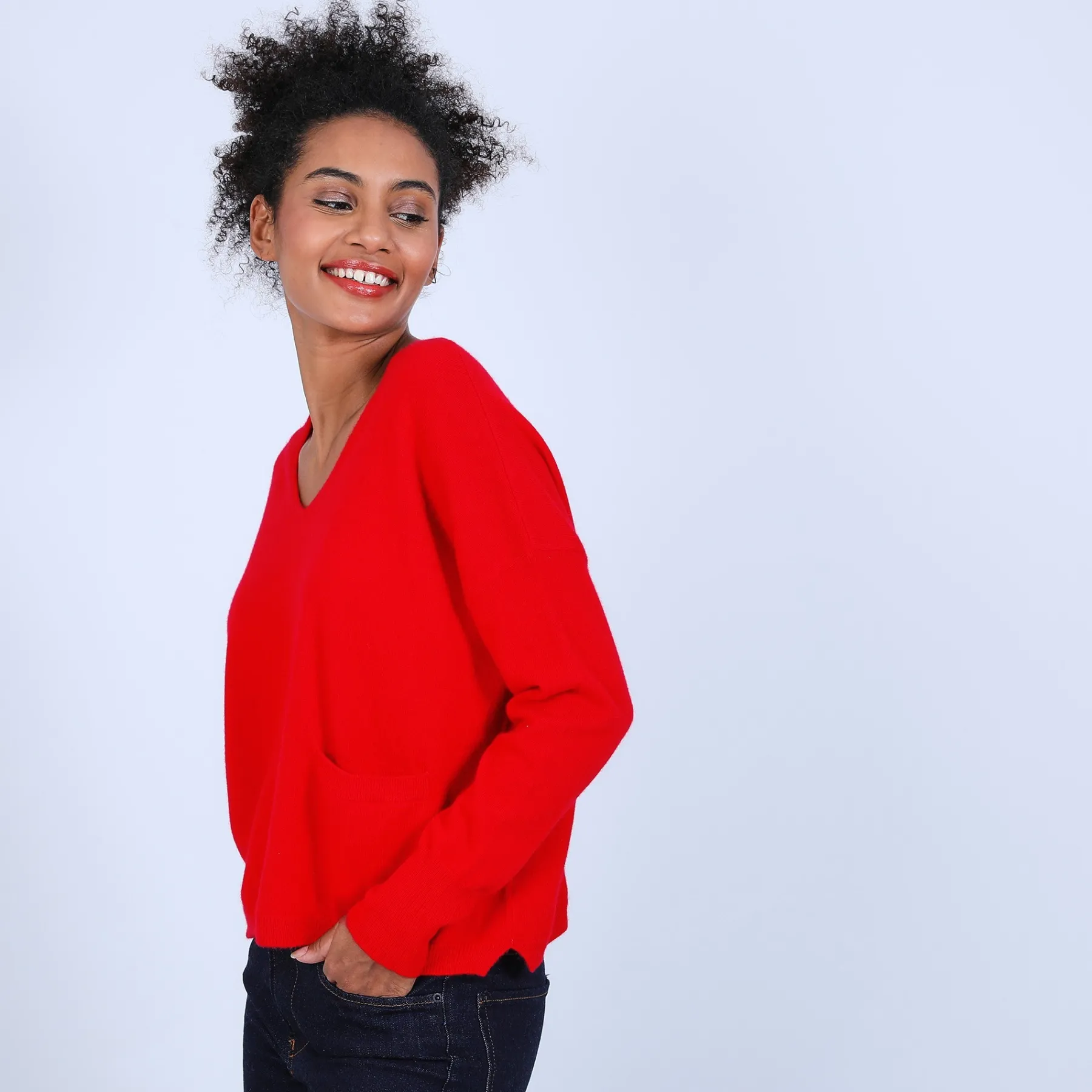 Montagut Les Incontournables-Pull court col V en cachemire avec poches - Balba 52-Rouge