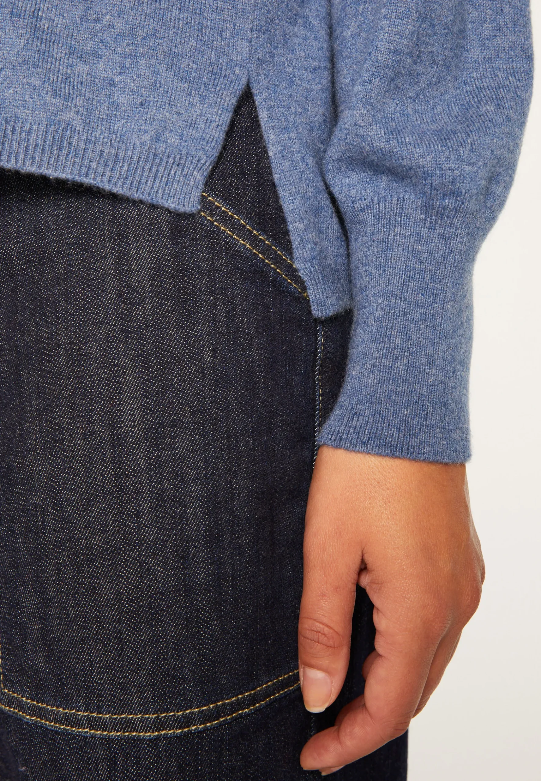 Montagut Les Incontournables-Pull court en cachemire - Alex 95-Bleu denim
