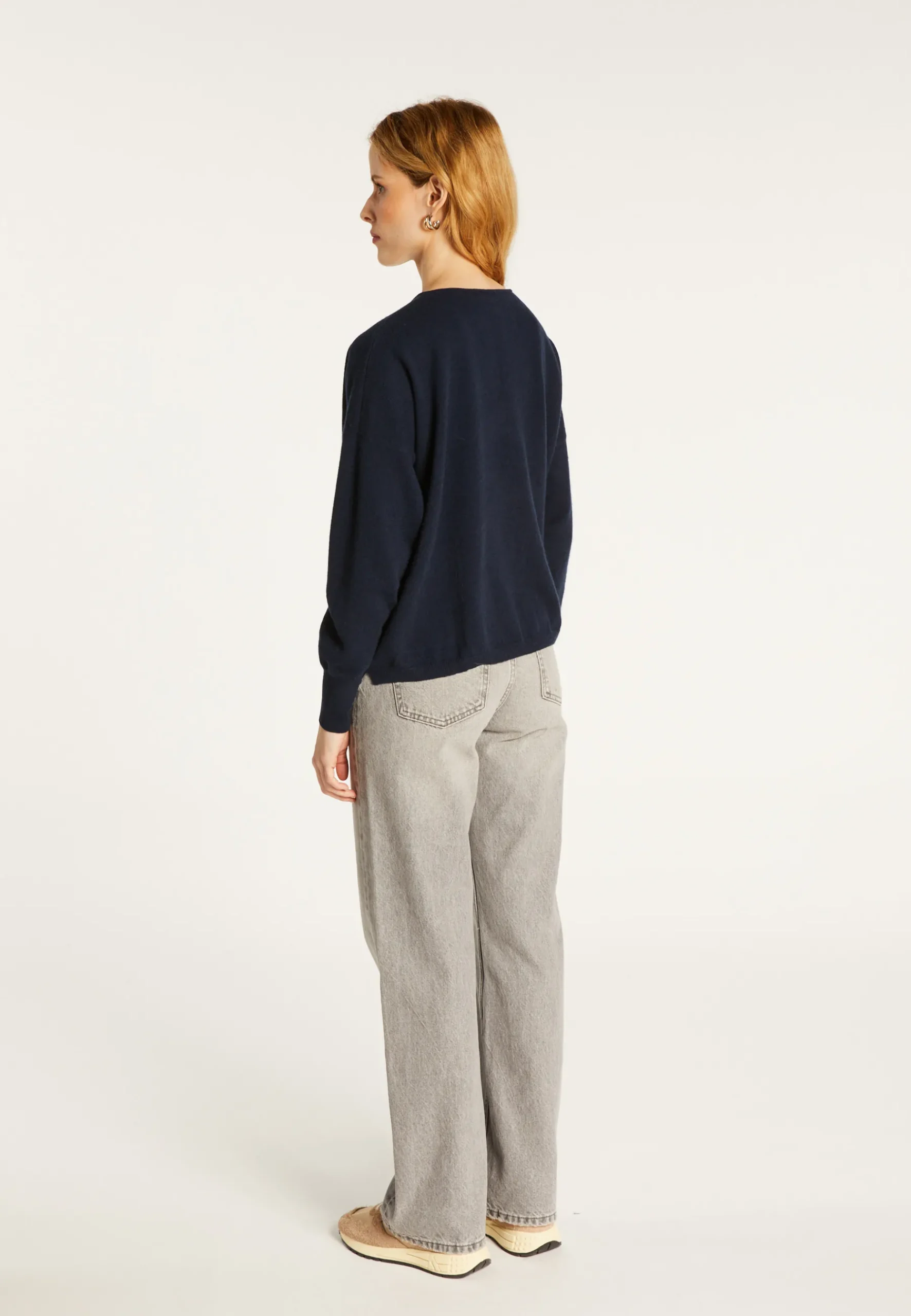 Montagut Les Incontournables-Pull court en cachemire avec poche - Balba 05-Bleu marine