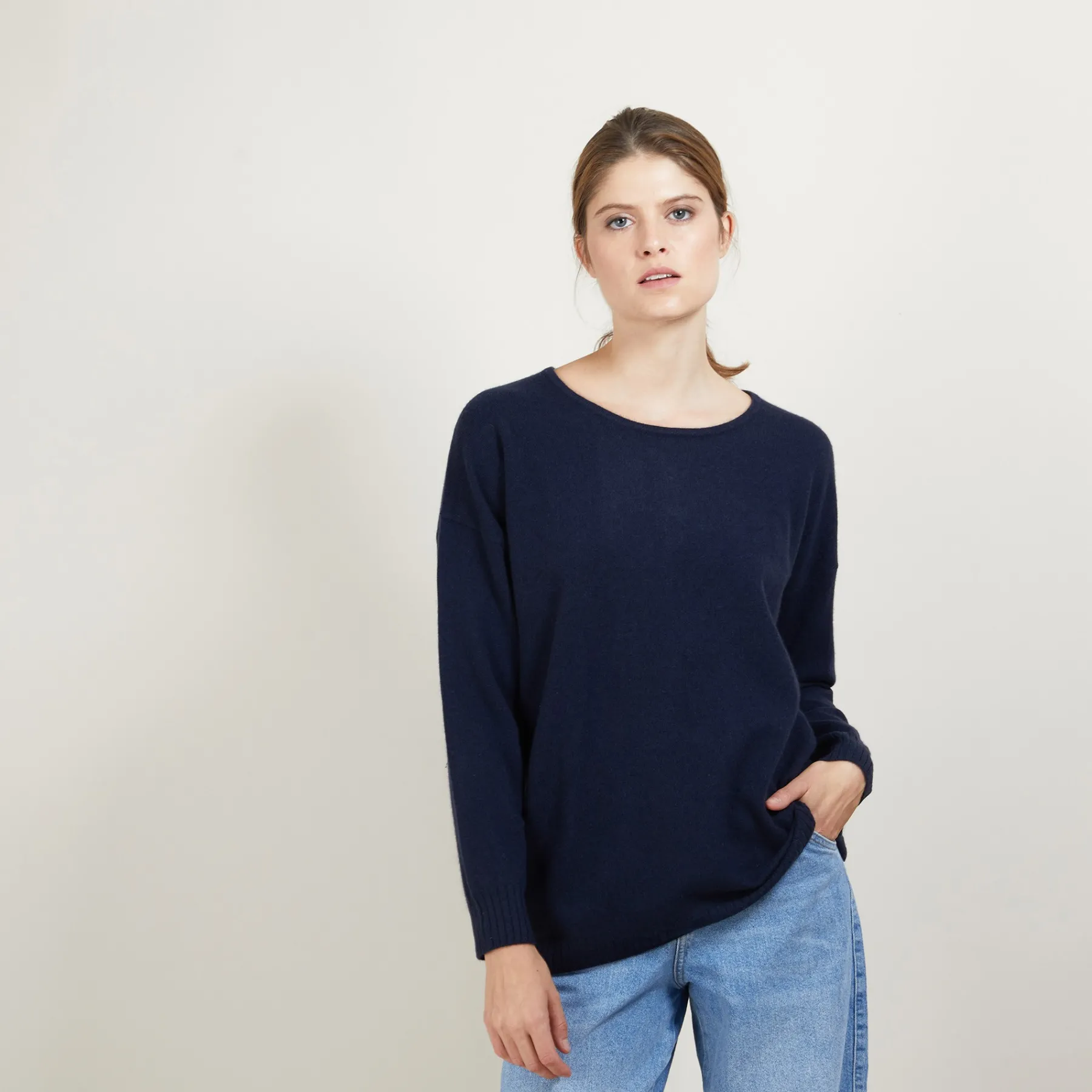 Montagut Les Incontournables-Pull en cachemire boutonné au dos - Bahia 05-Bleu marine