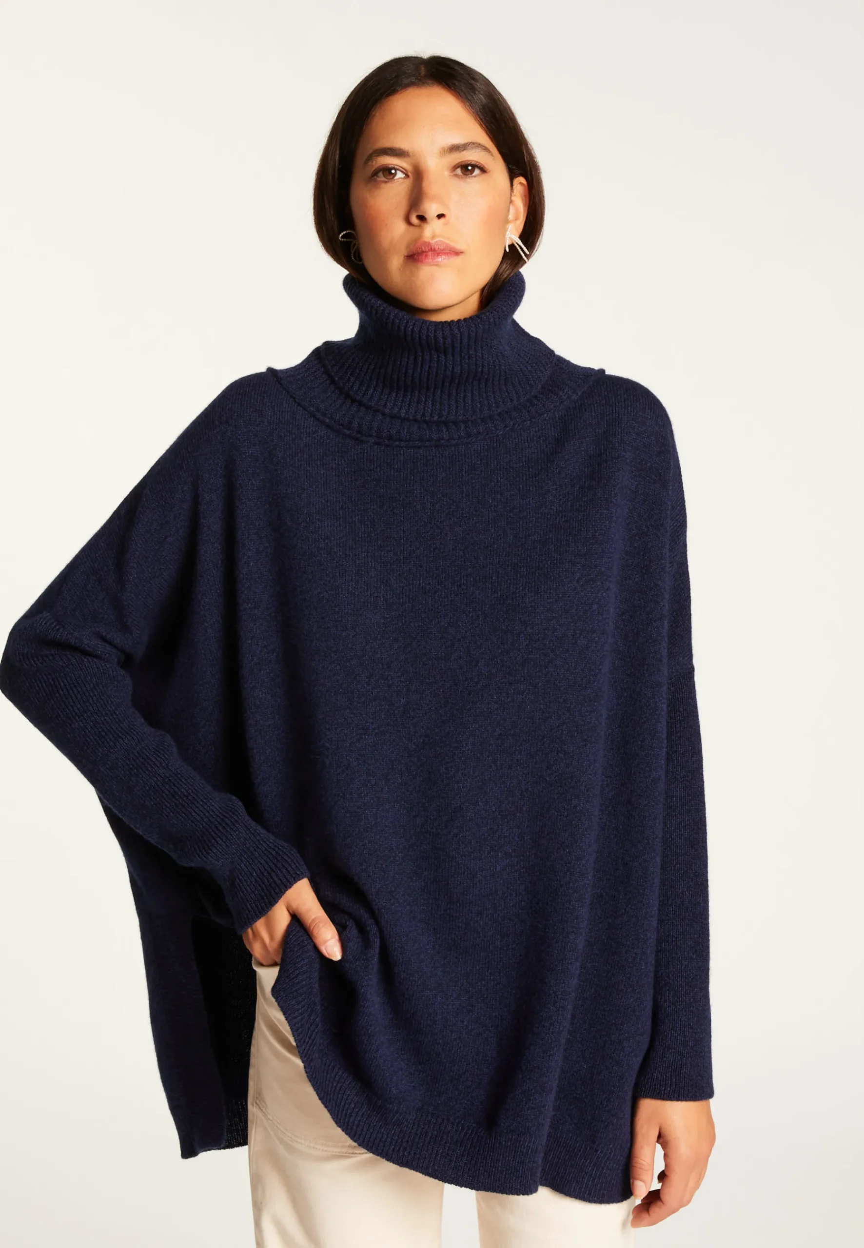Montagut Les Incontournables-Pull oversize col roulé laine et cachemire - Clara 05-Bleu marine