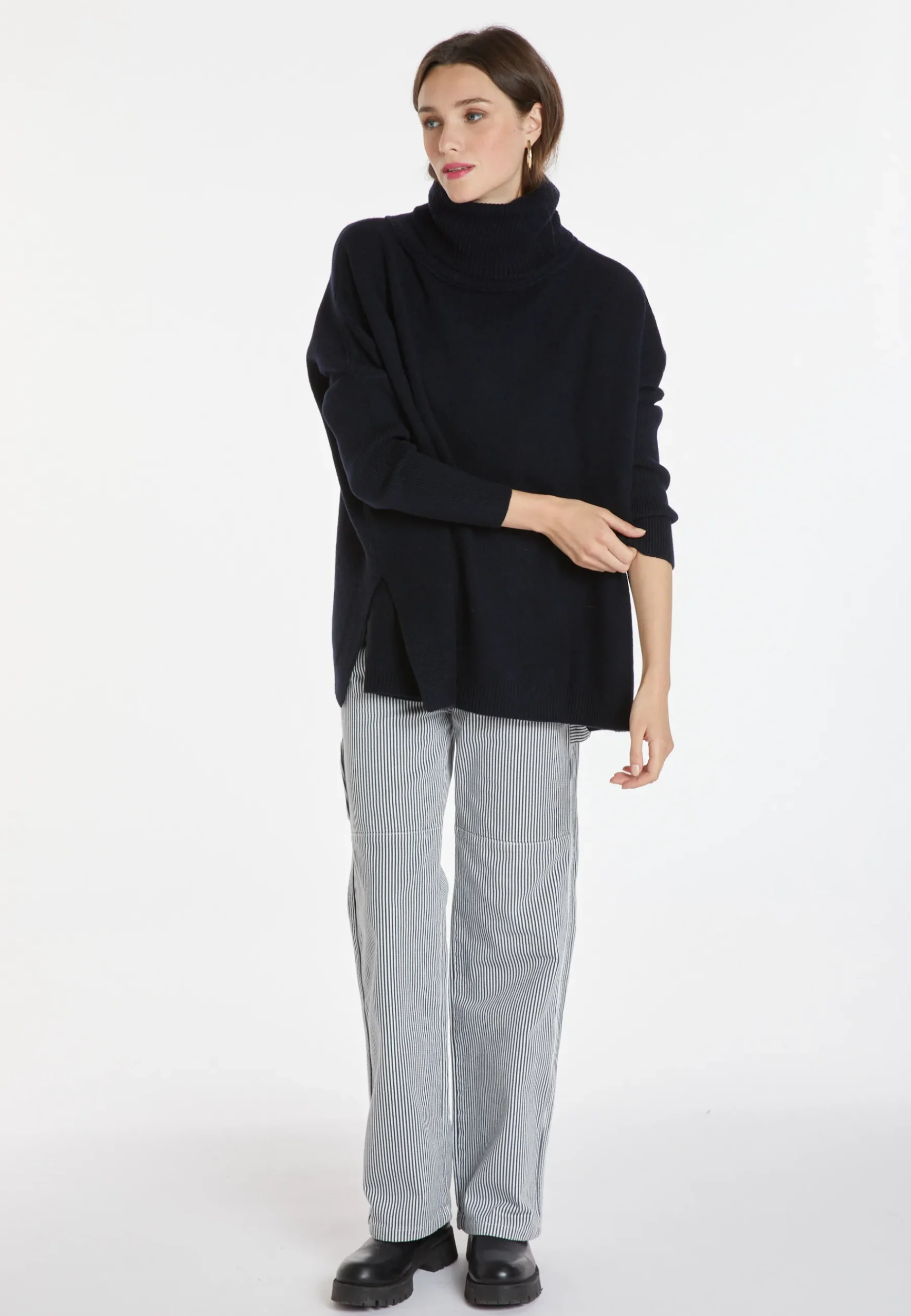 Montagut Les Incontournables-Pull oversize col roulé laine et cachemire - Clara 05-Bleu marine