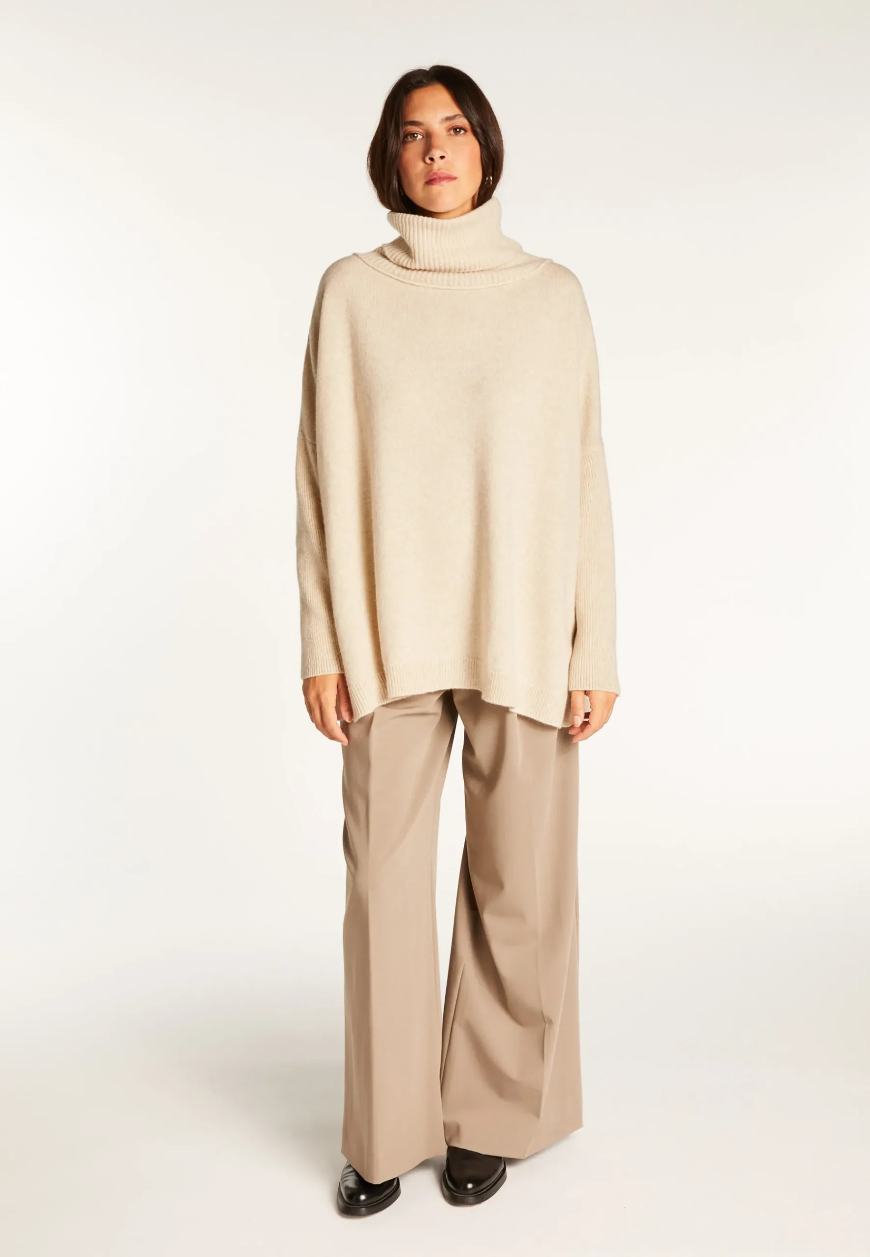 Montagut Les Incontournables-Pull oversize col roulé laine et cachemire - Clara 82-Ecru