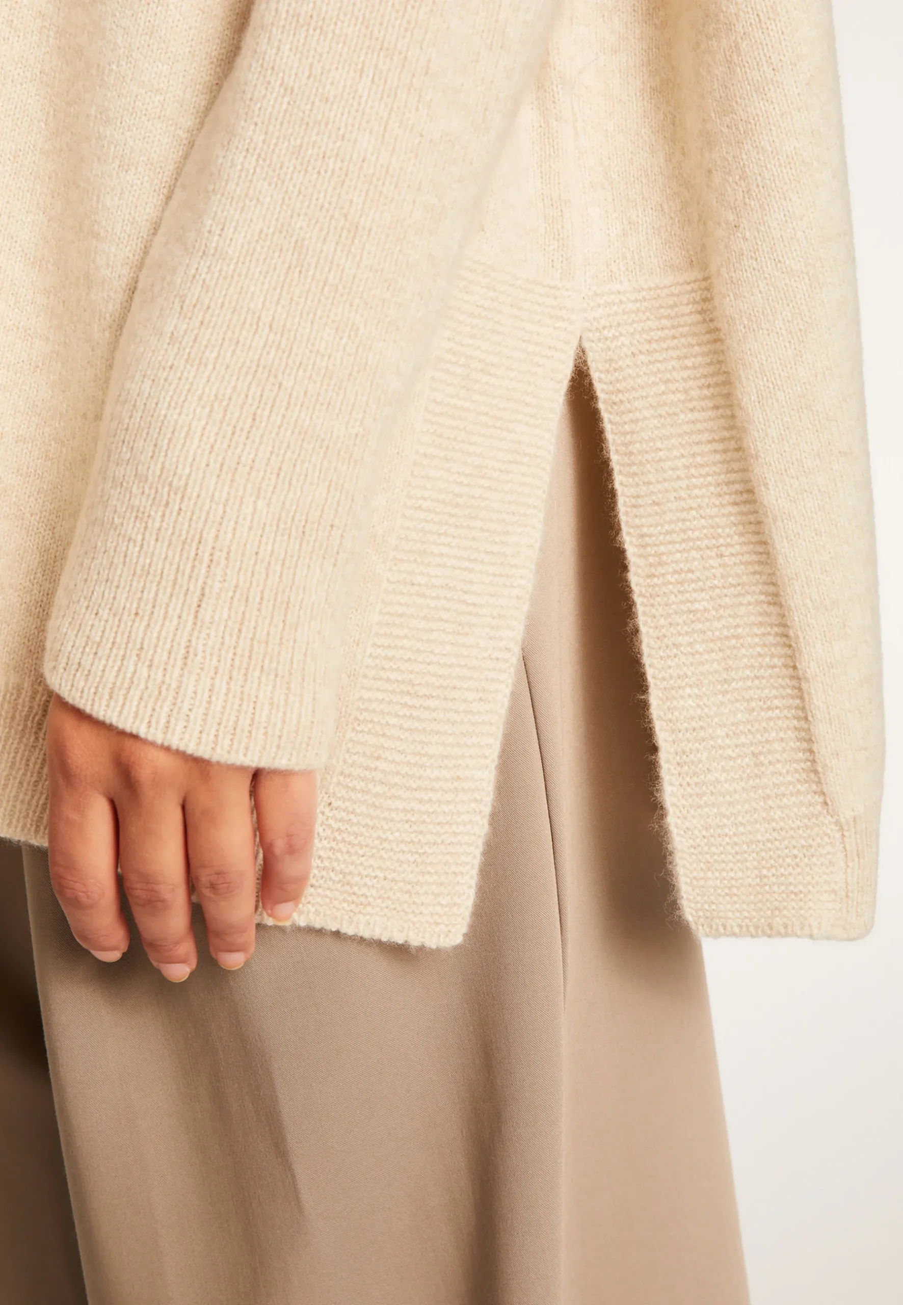 Montagut Les Incontournables-Pull oversize col roulé laine et cachemire - Clara 82-Ecru