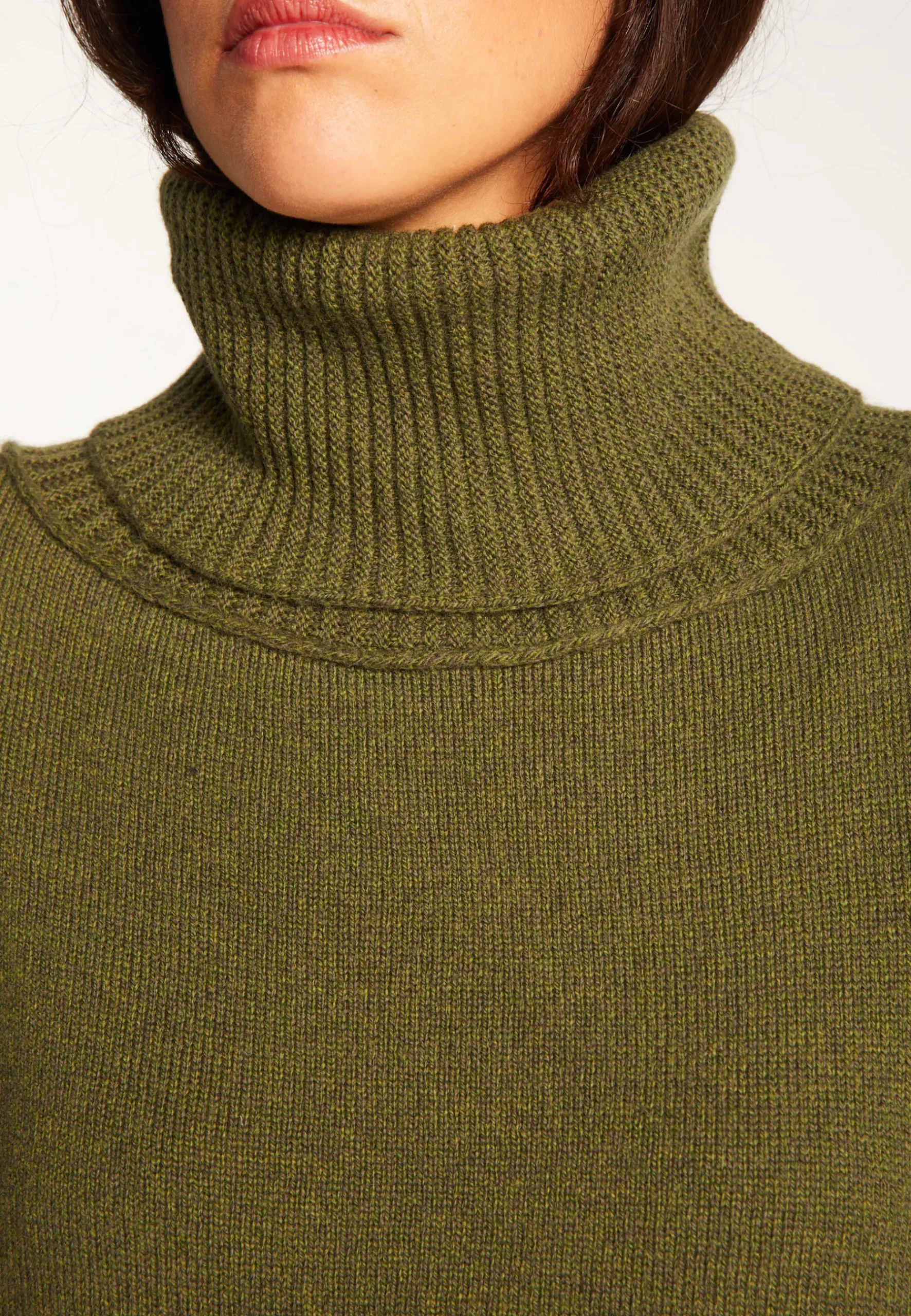 Montagut Les Incontournables-Pull oversize col roulé laine et cachemire - Clara 83-Kaki