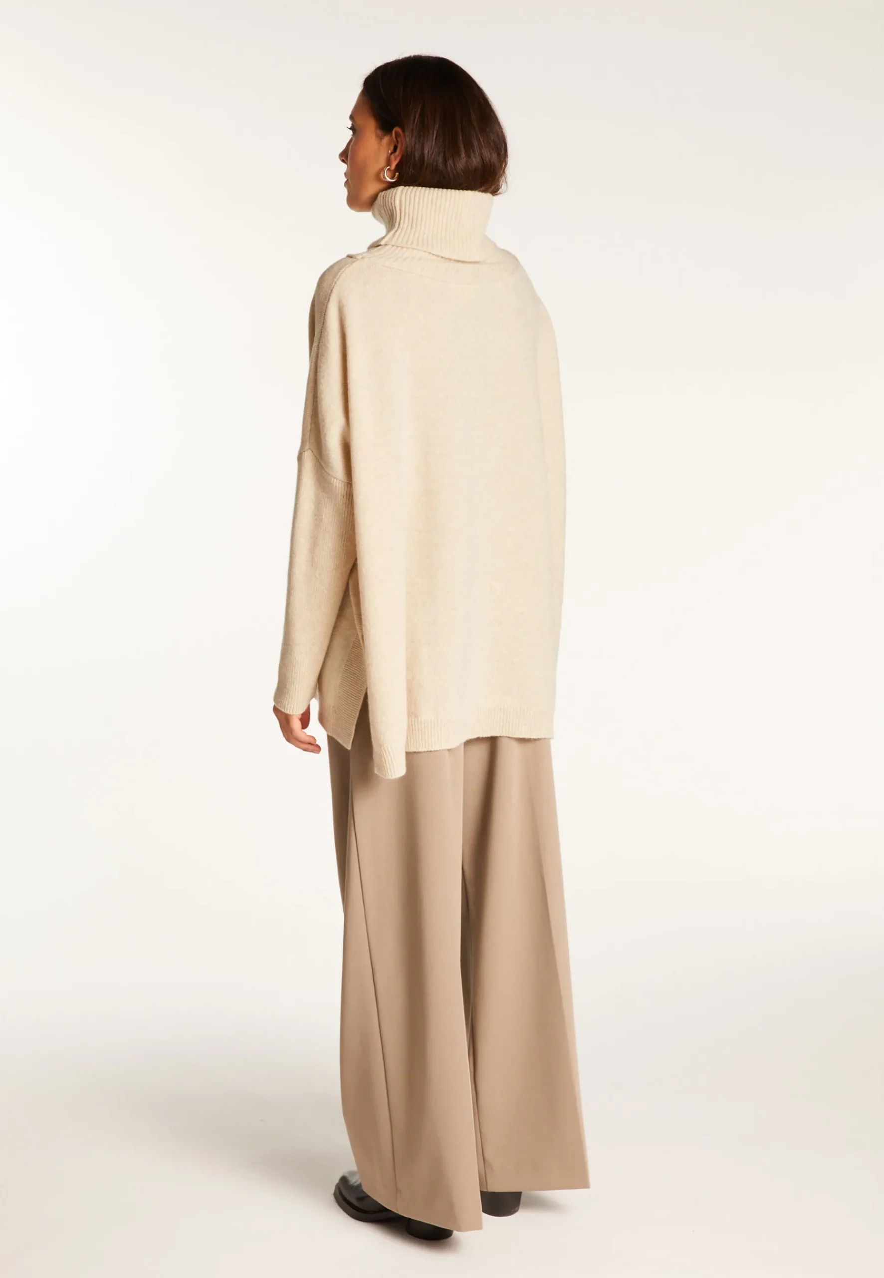 Montagut Les Incontournables-Pull oversize col roulé laine et cachemire - Clara 82-Ecru