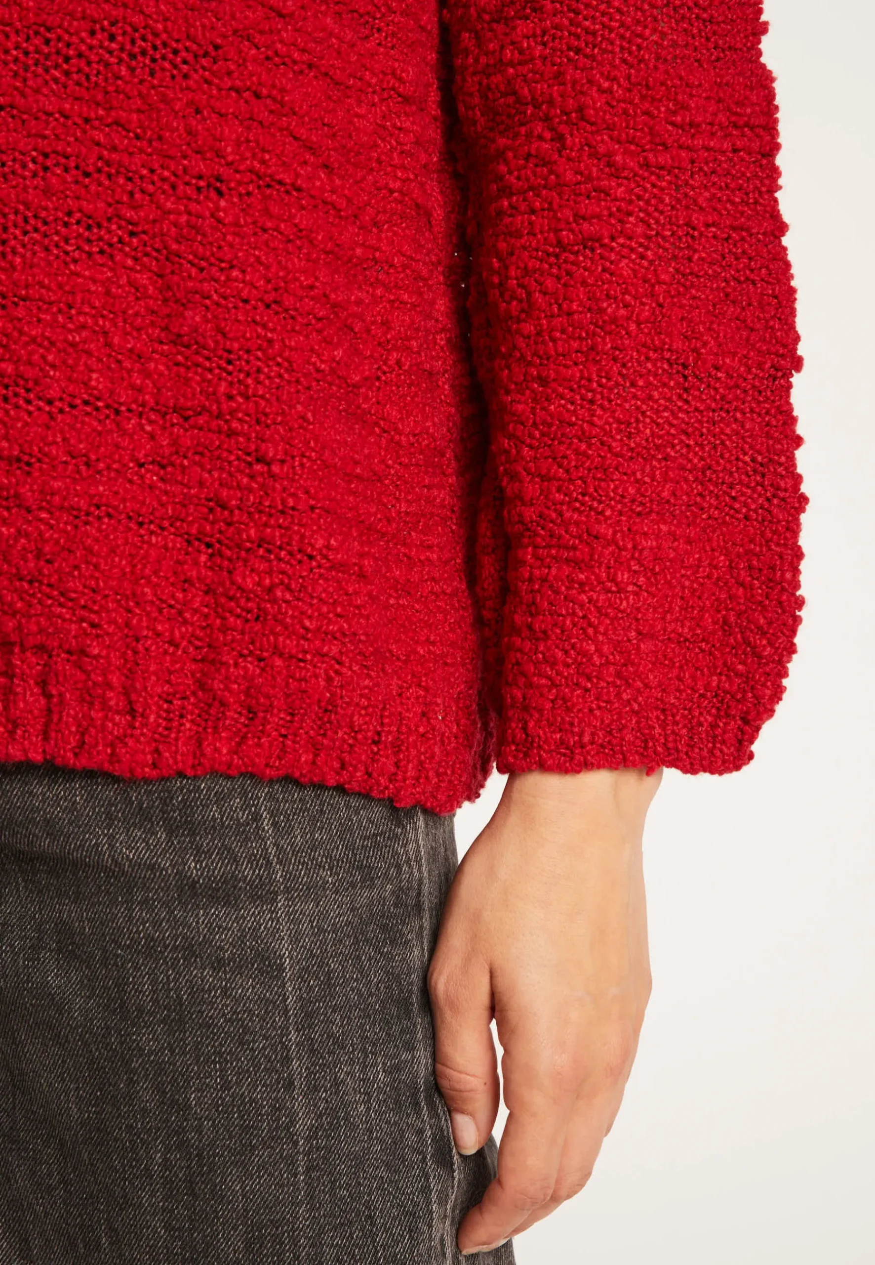 Montagut Pulls-Pull oversize col V - Sari 52-Rouge