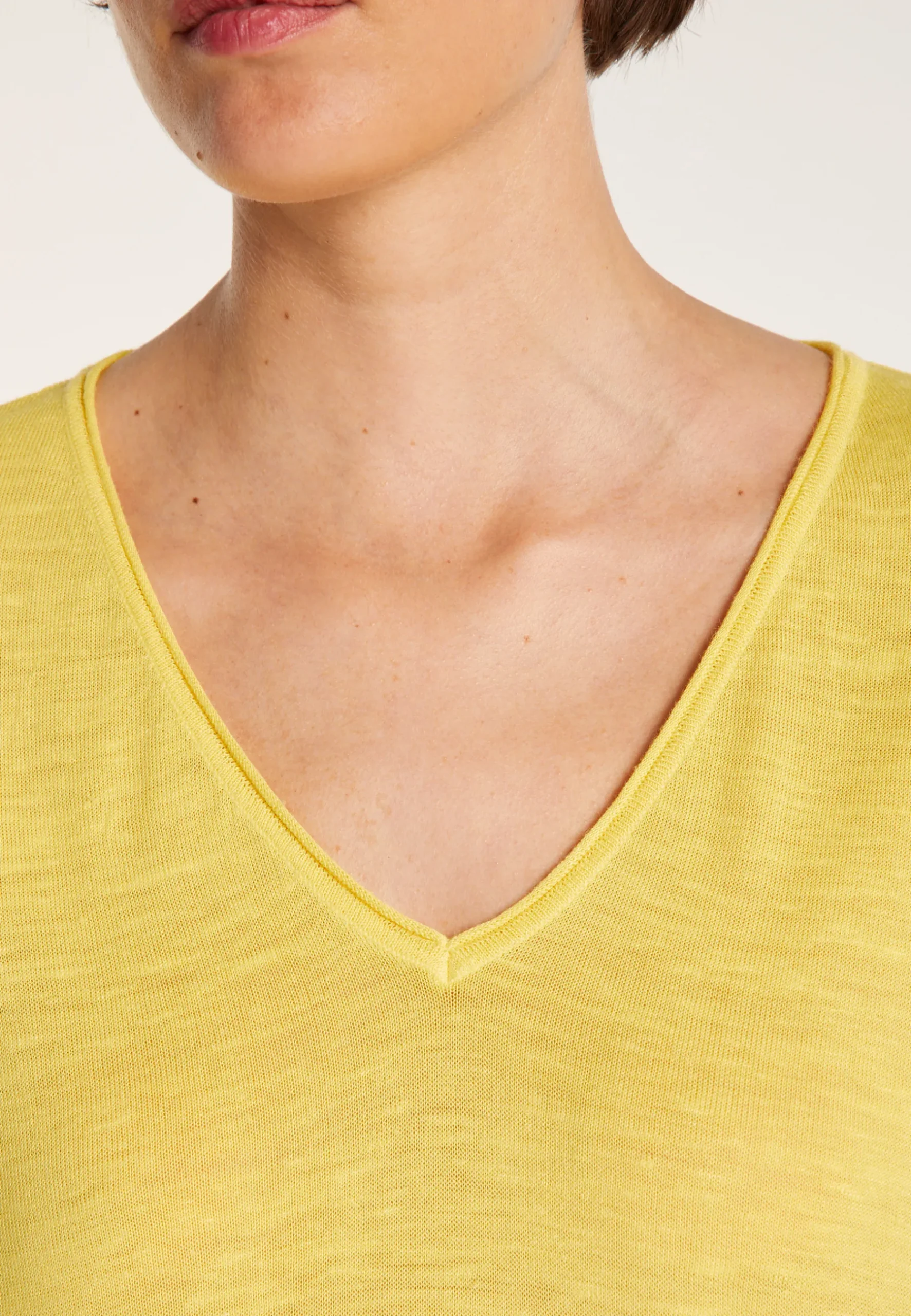 Montagut T-Shirts Et Débardeurs-T-shirt ample col V - Malou 08-Jaune
