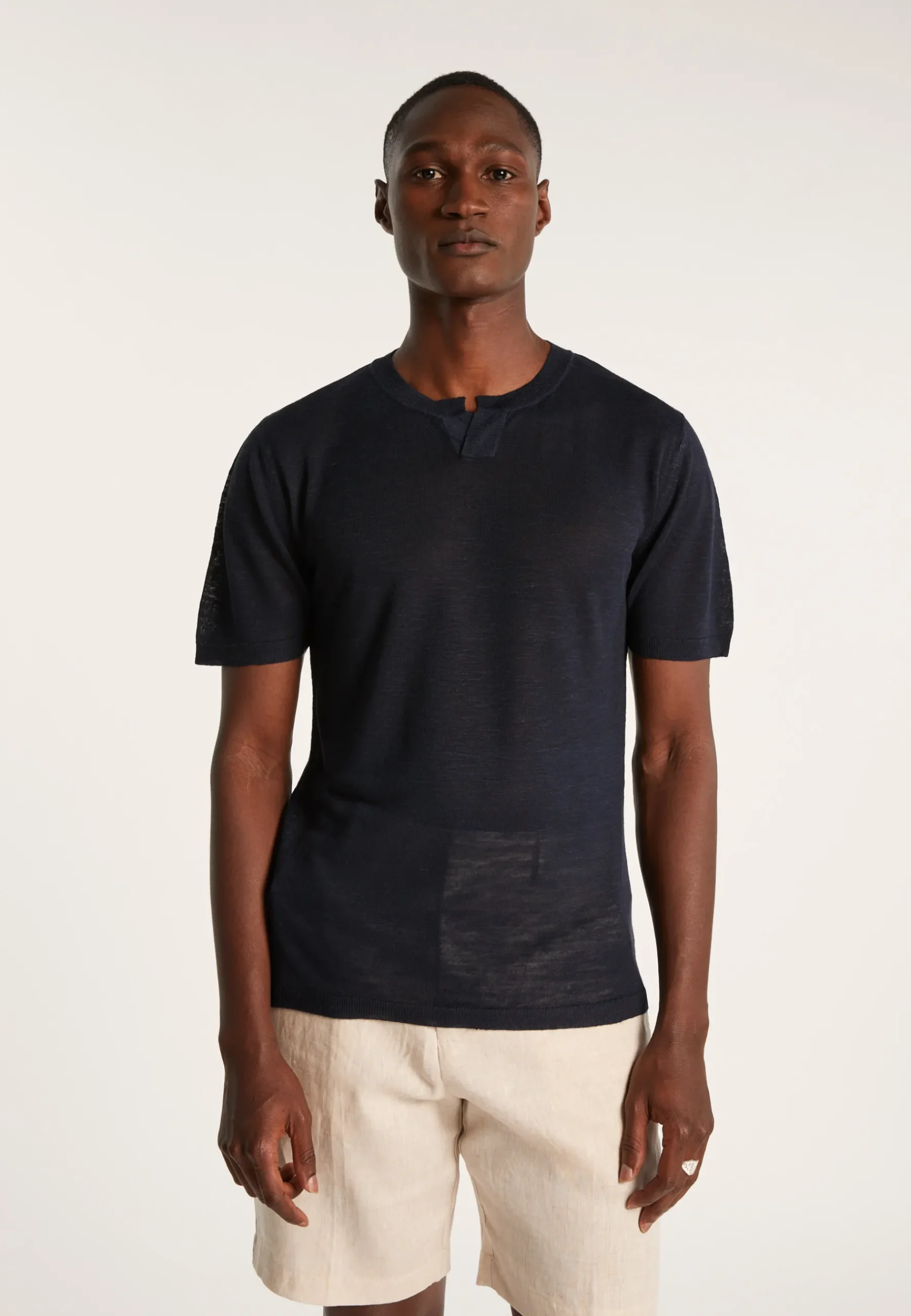 Montagut Polos Et T-Shirts-T-shirt col tunisien en lin flammé - Barakae 05-Bleu marine