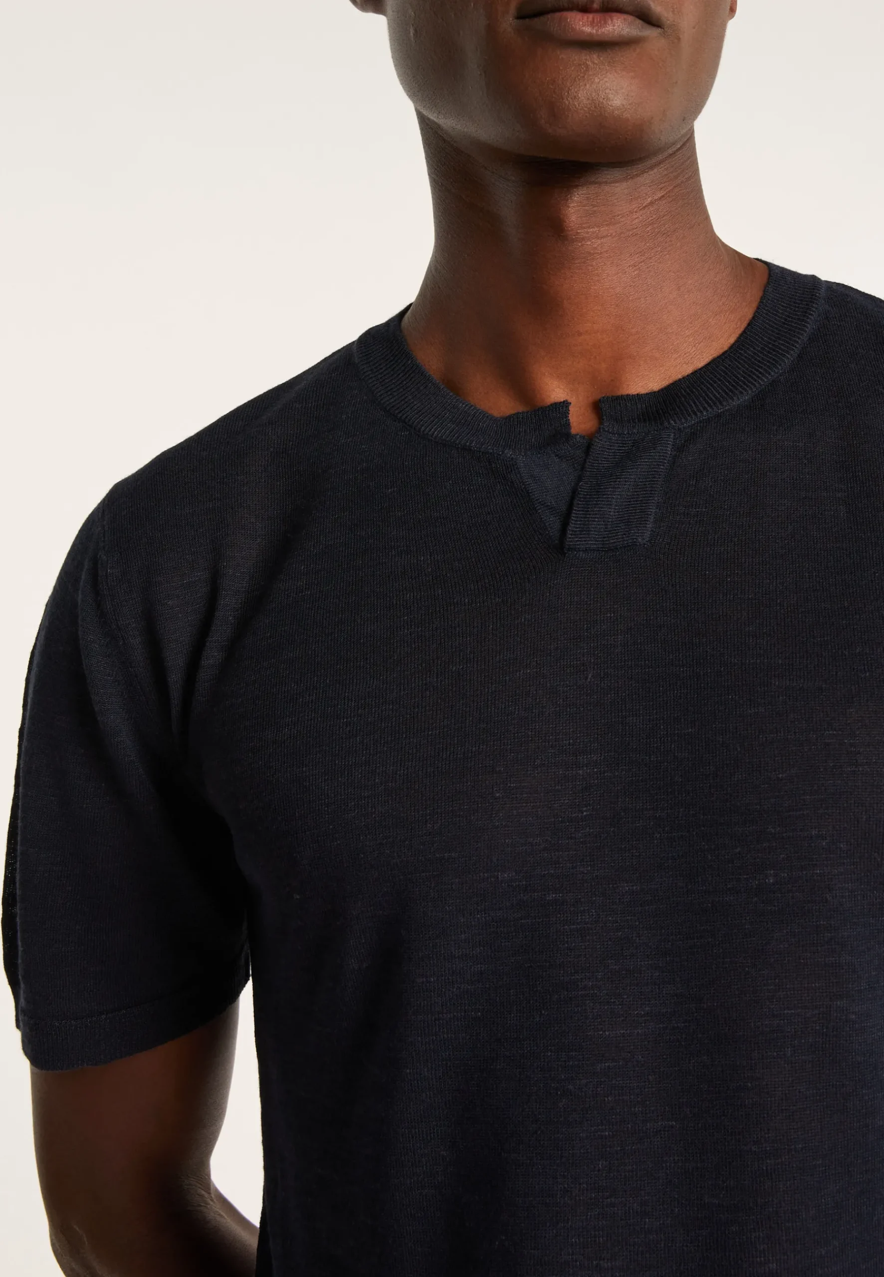 Montagut Polos Et T-Shirts-T-shirt col tunisien en lin flammé - Barakae 05-Bleu marine