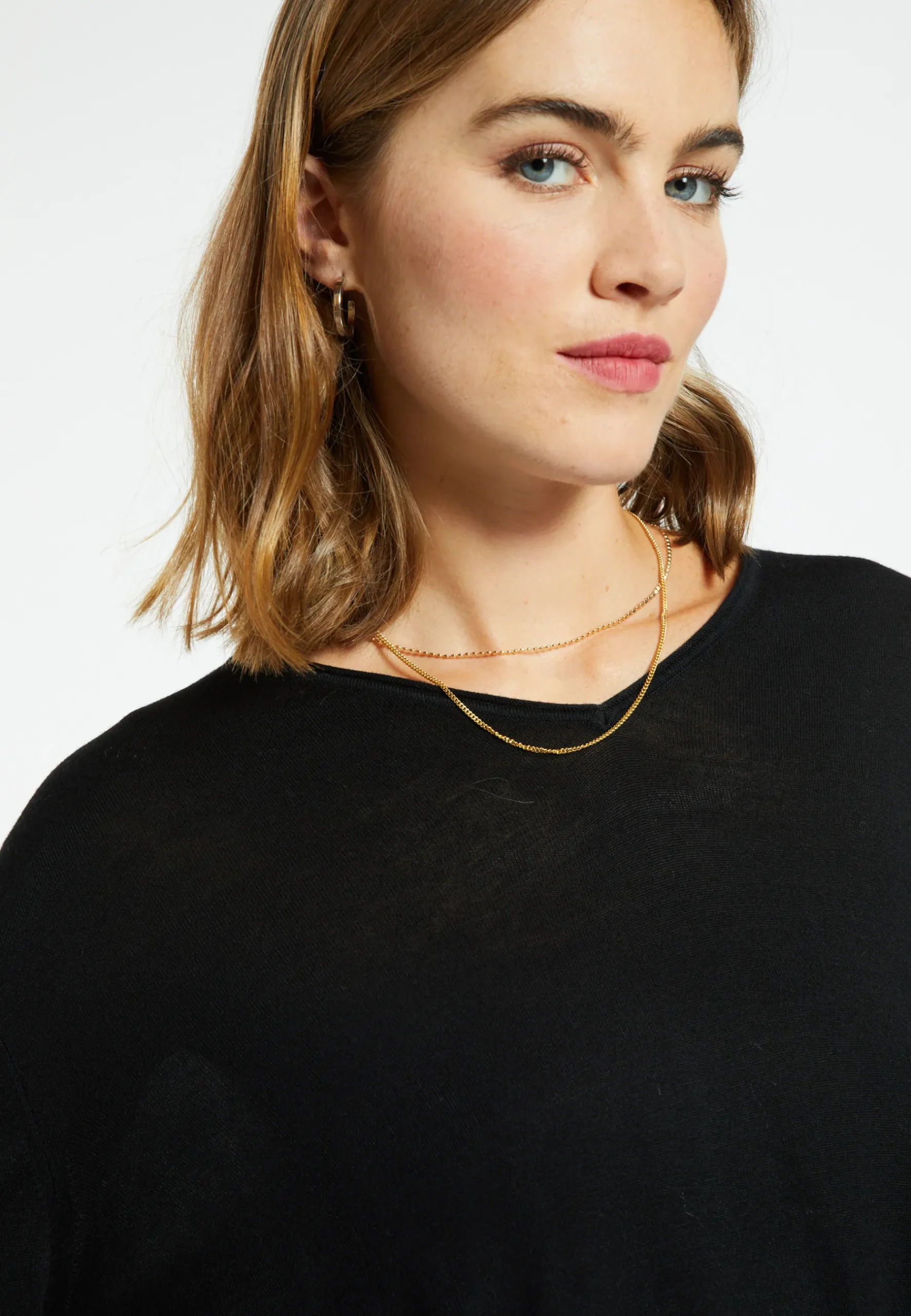 Montagut Les Incontournables-T-shirt col V en fibre de bambou cachemire - Aeline 01-Noir